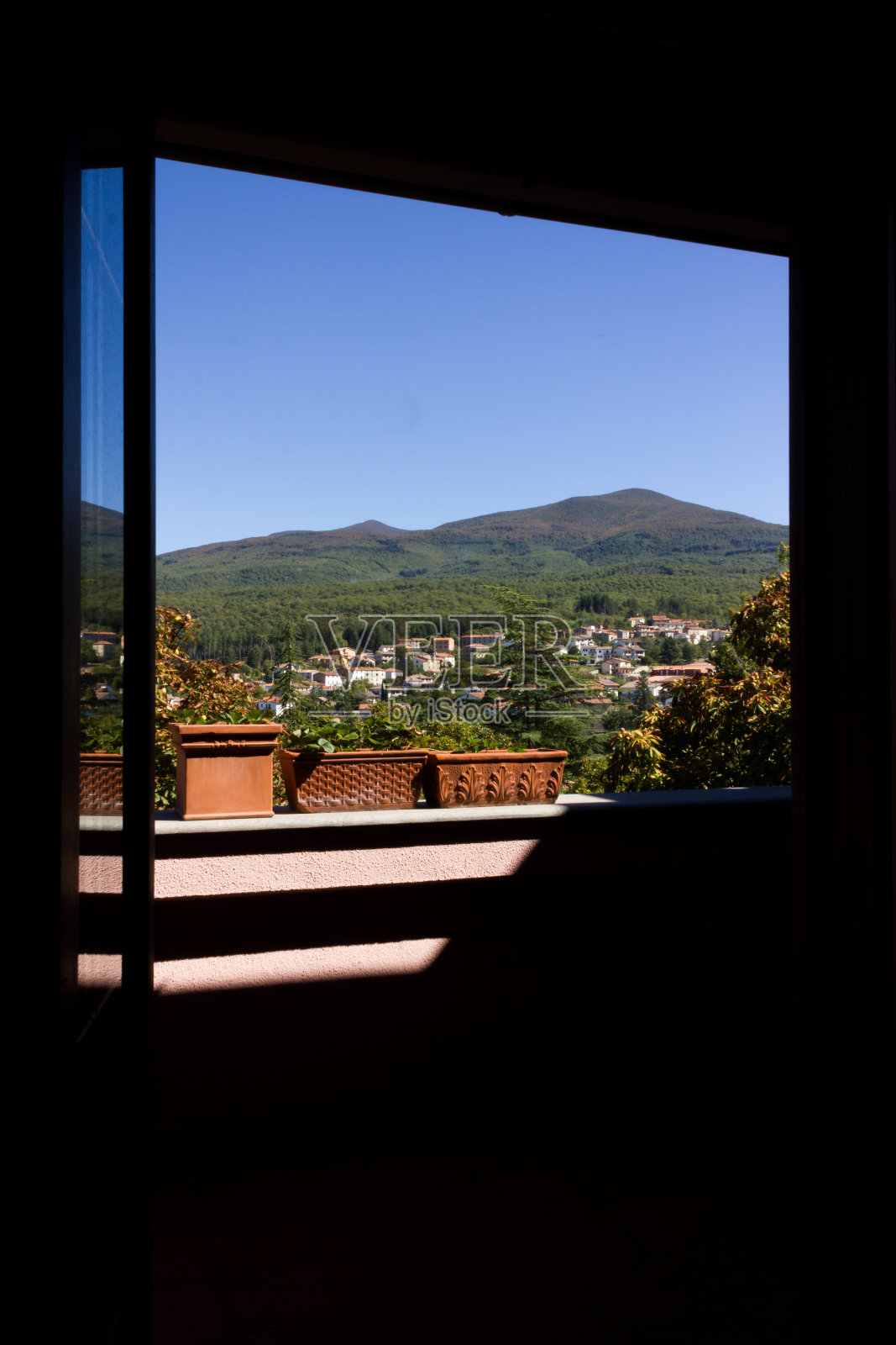山景窗照片摄影图片