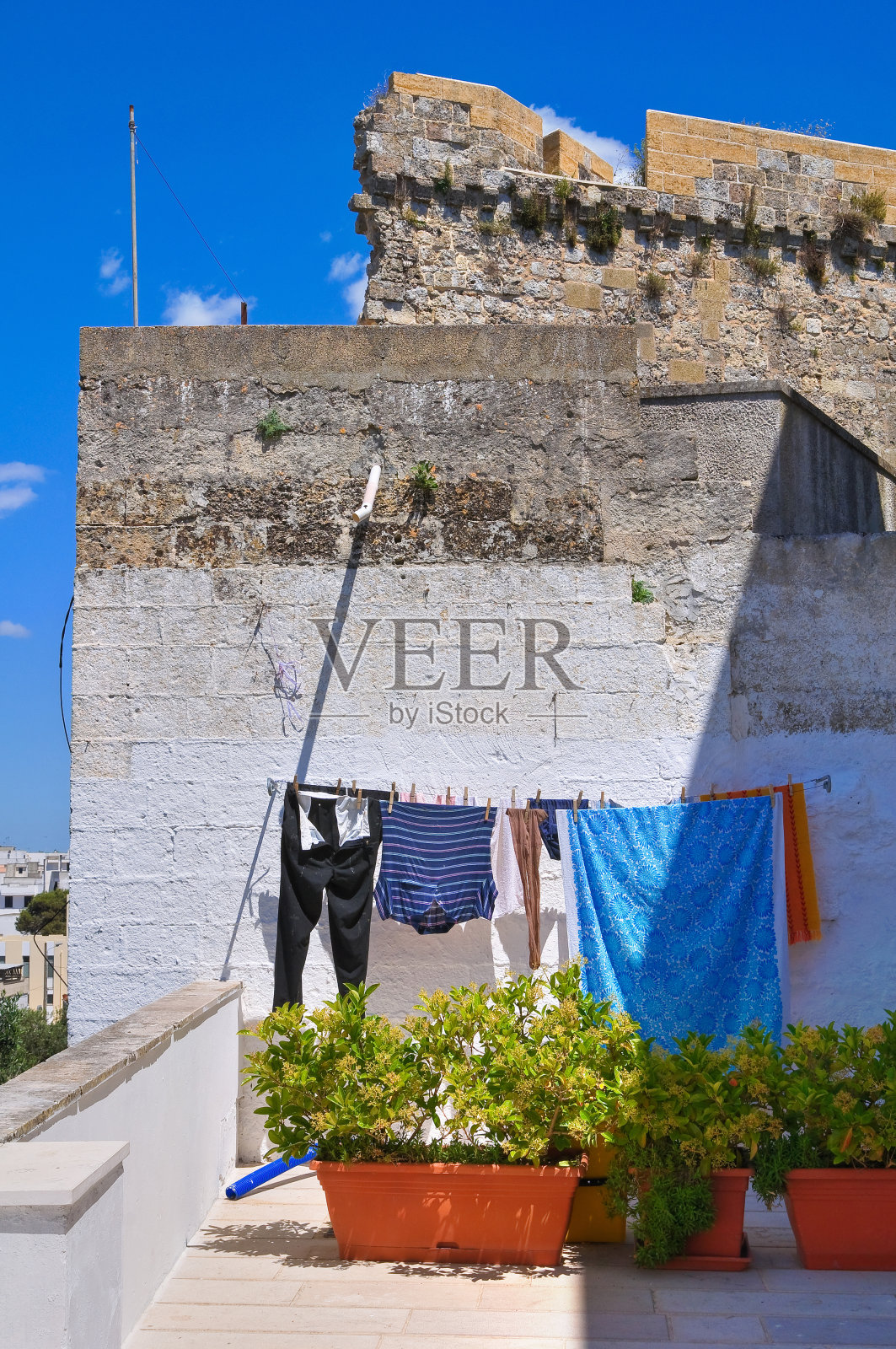 小巷。卡斯特罗。普利亚区。意大利。照片摄影图片