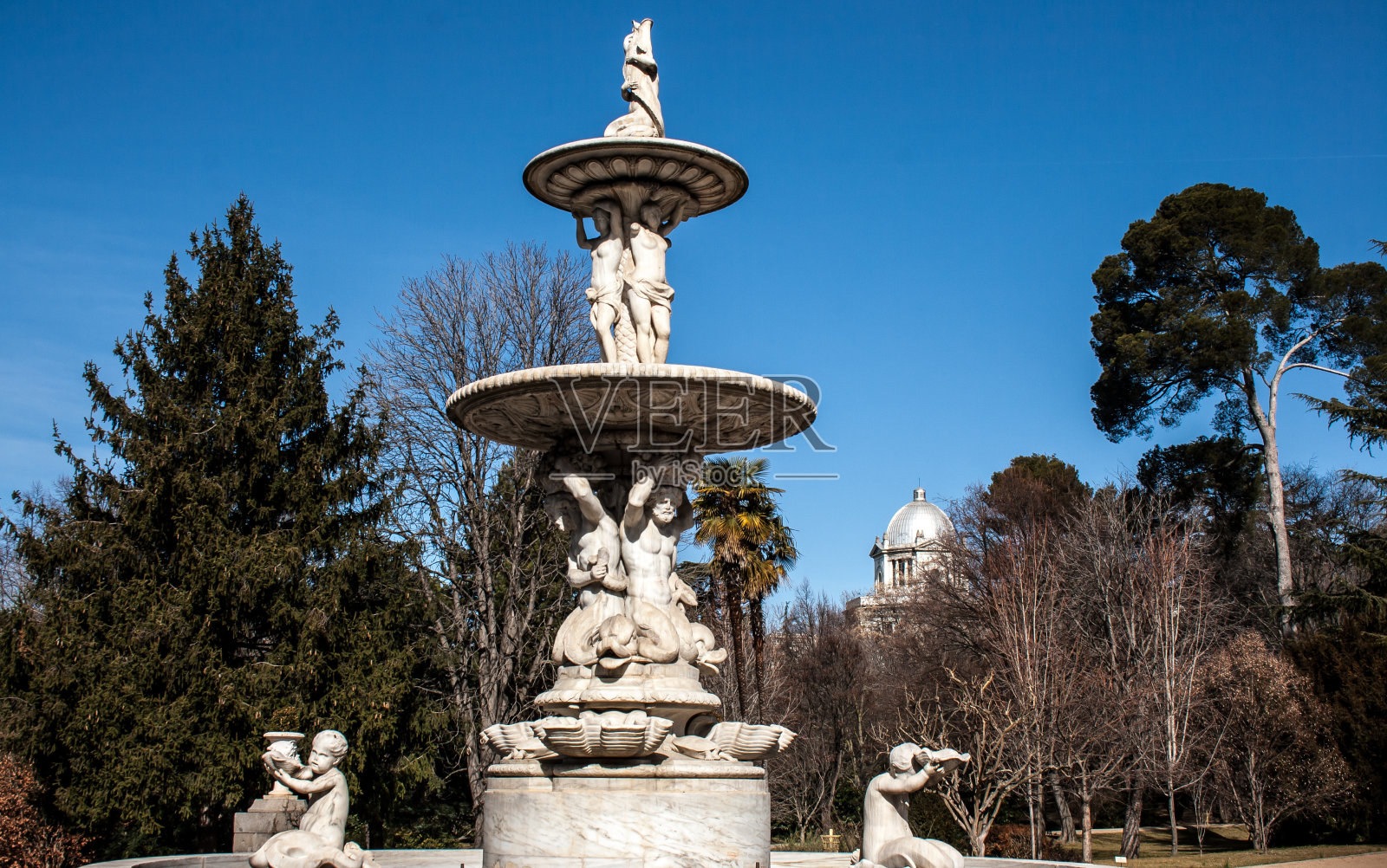 喷泉在马德里照片摄影图片