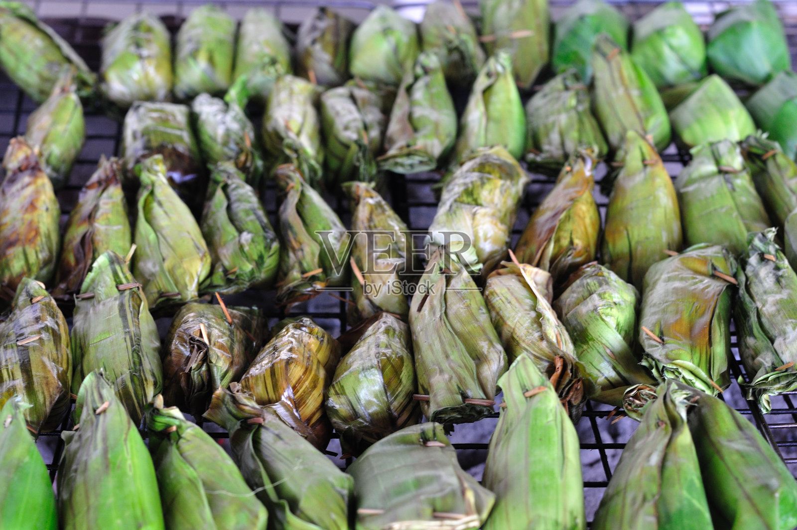 椰奶芋头糯米饭照片摄影图片