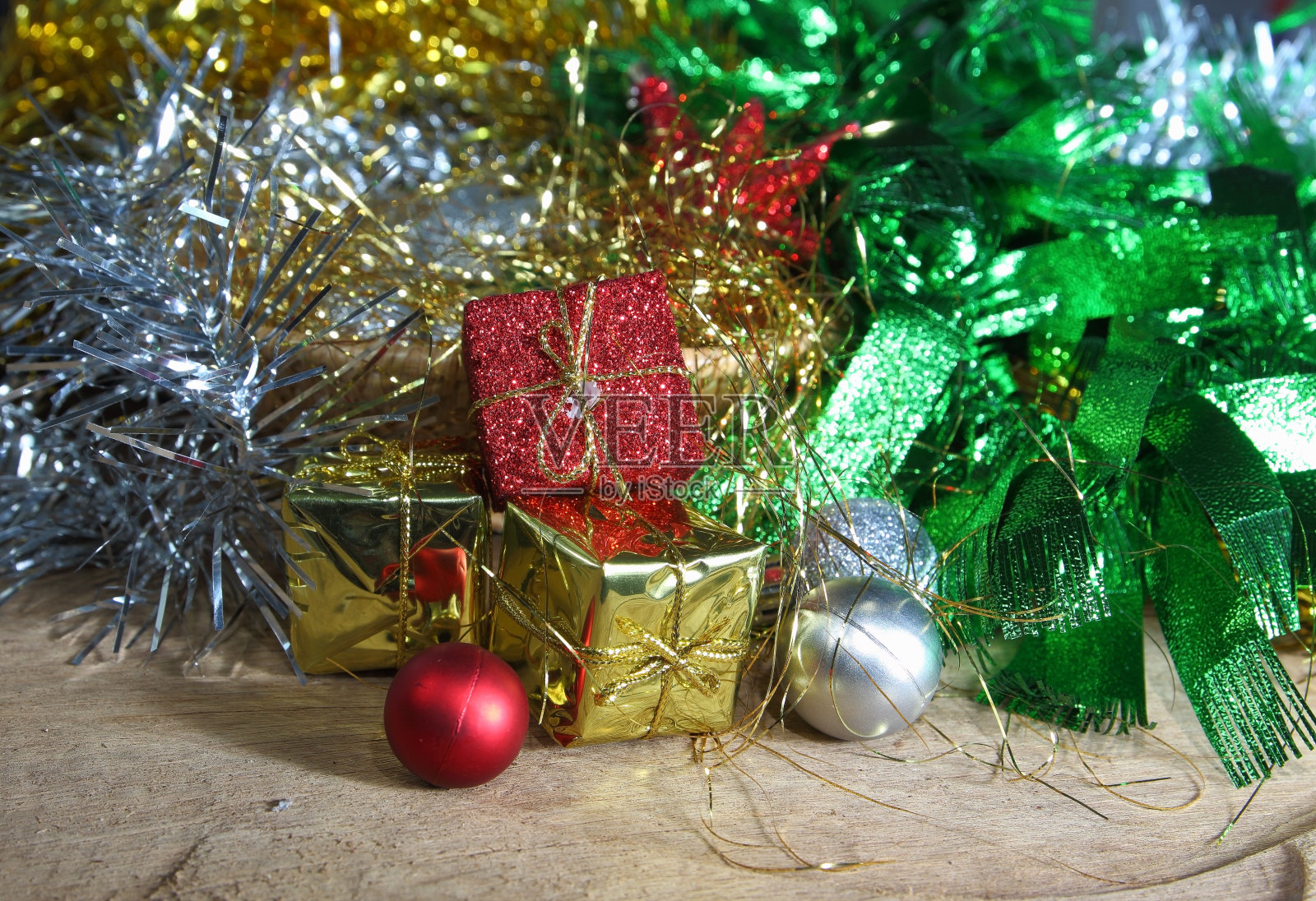 圣诞装饰以木制为背景照片摄影图片
