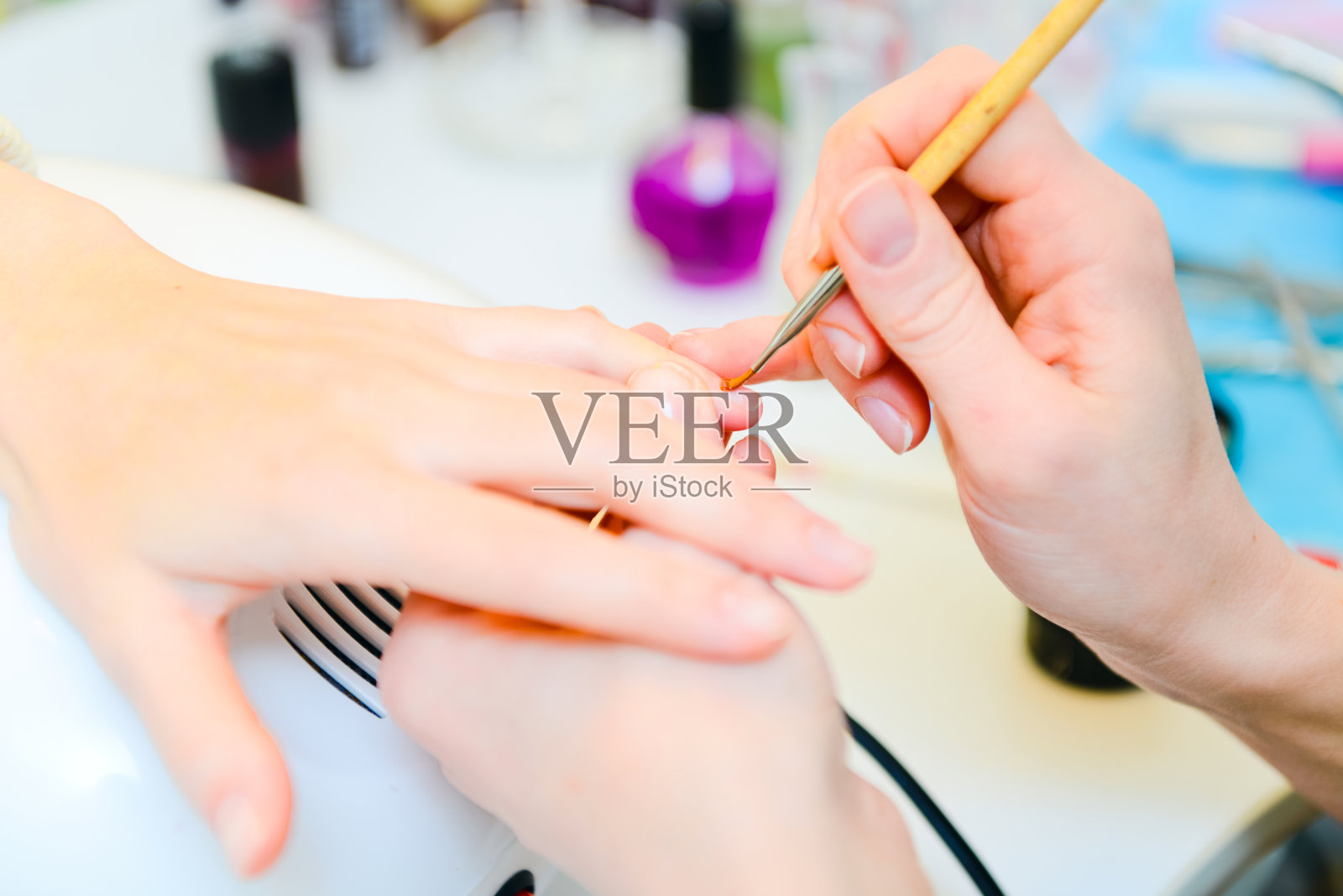 要修指甲照片摄影图片