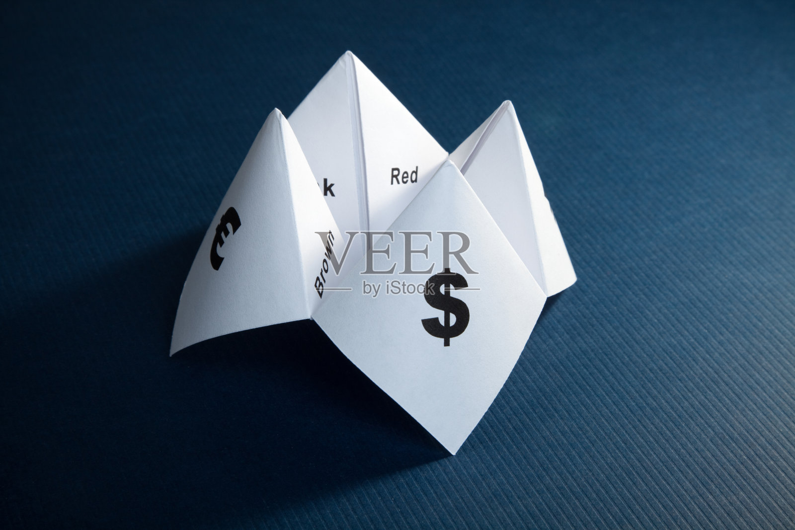 纸算命先生照片摄影图片