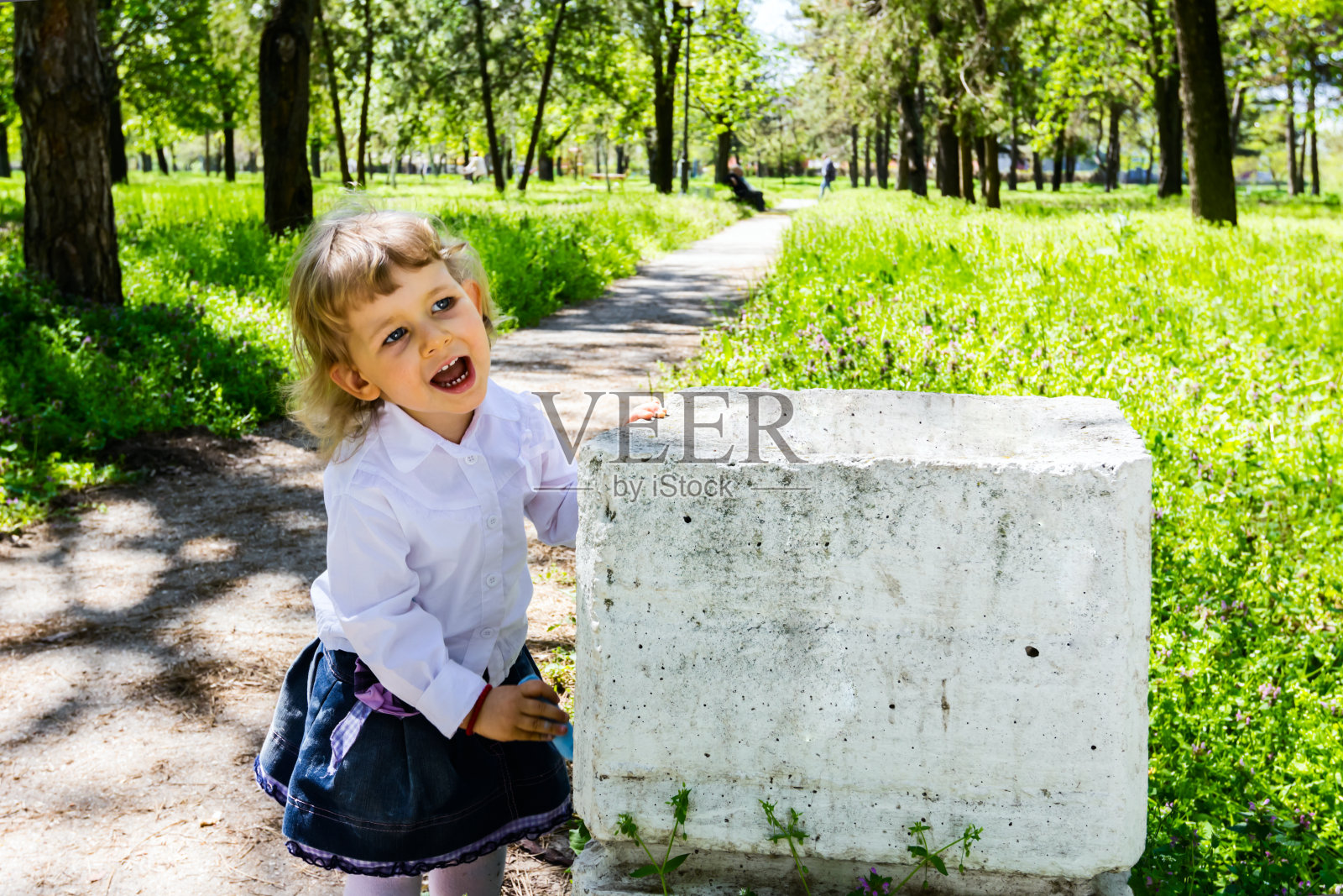 孩子画画照片摄影图片