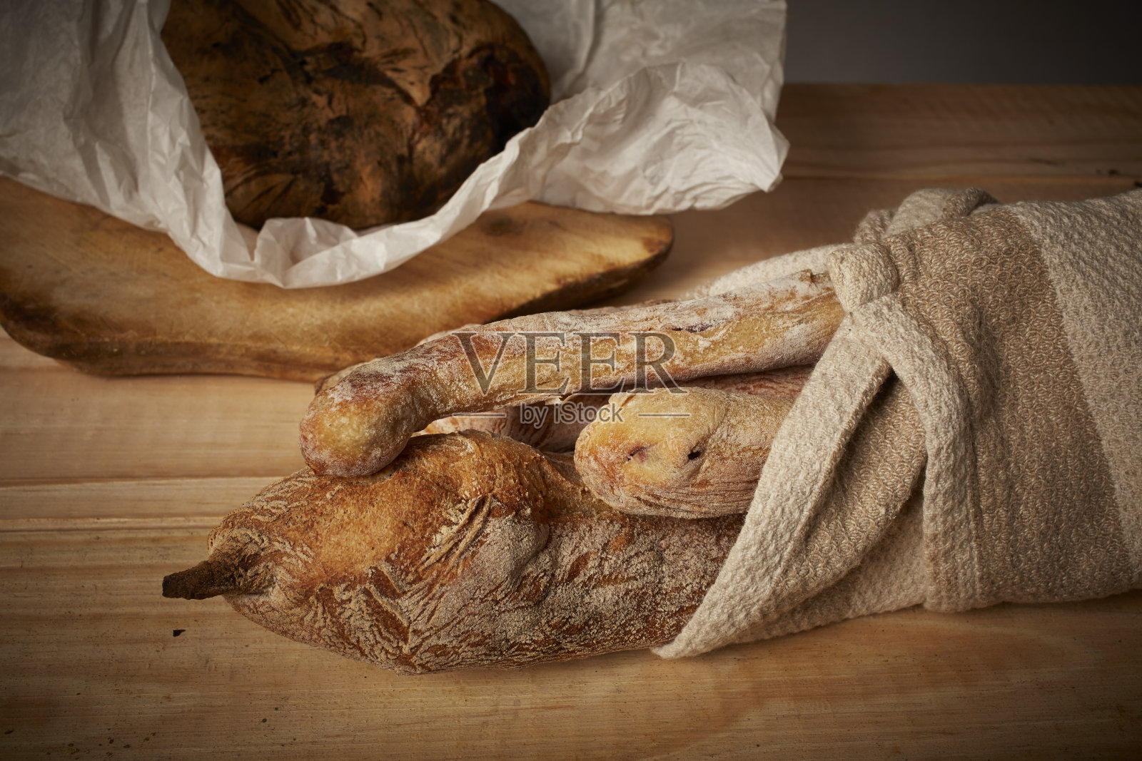 新鲜的自制的面包照片摄影图片