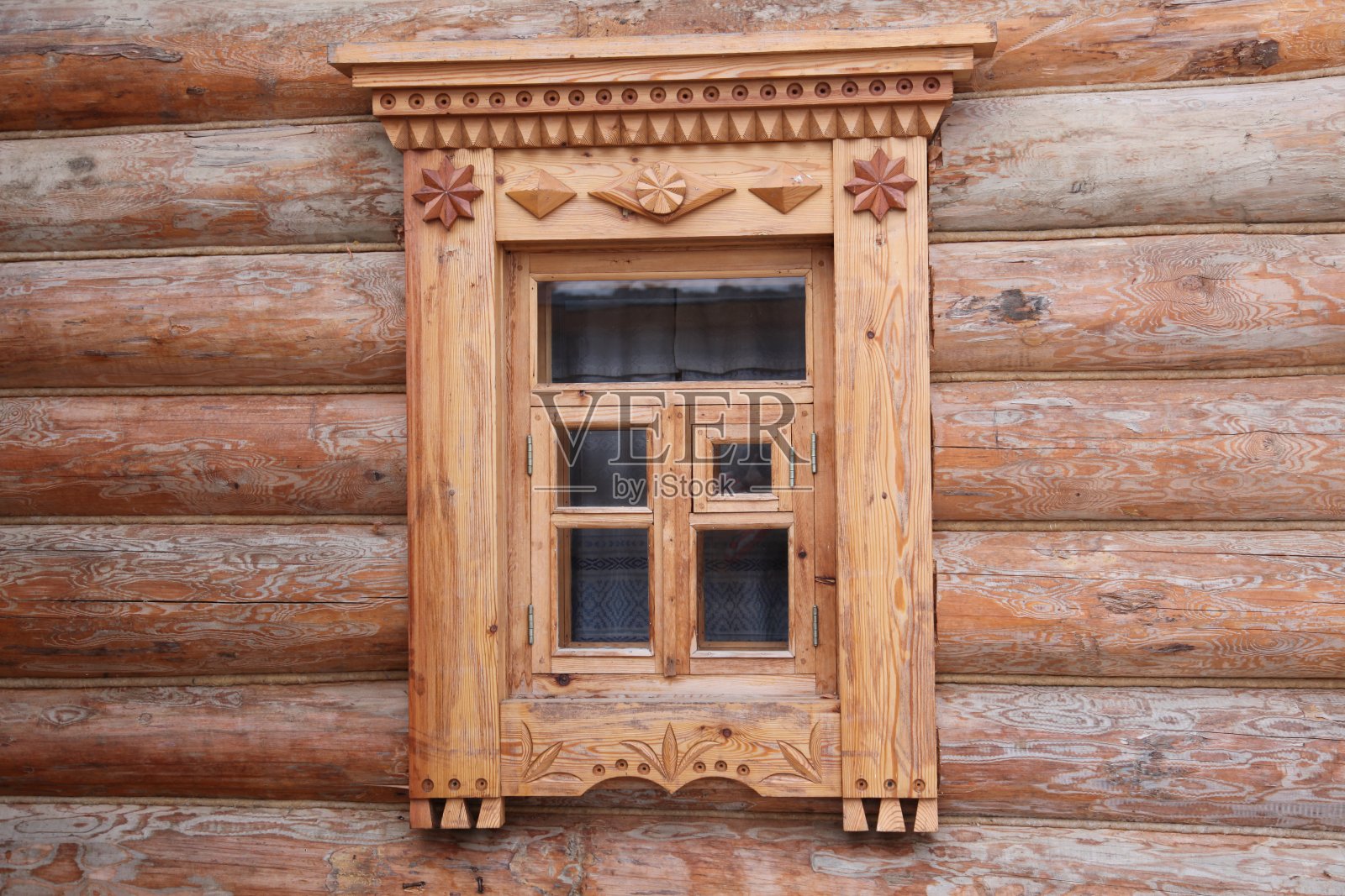 经典的老房子的窗户照片摄影图片