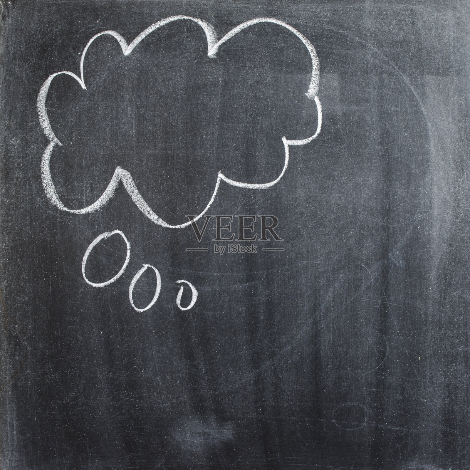 黑板上的空白思维泡泡插画图片素材