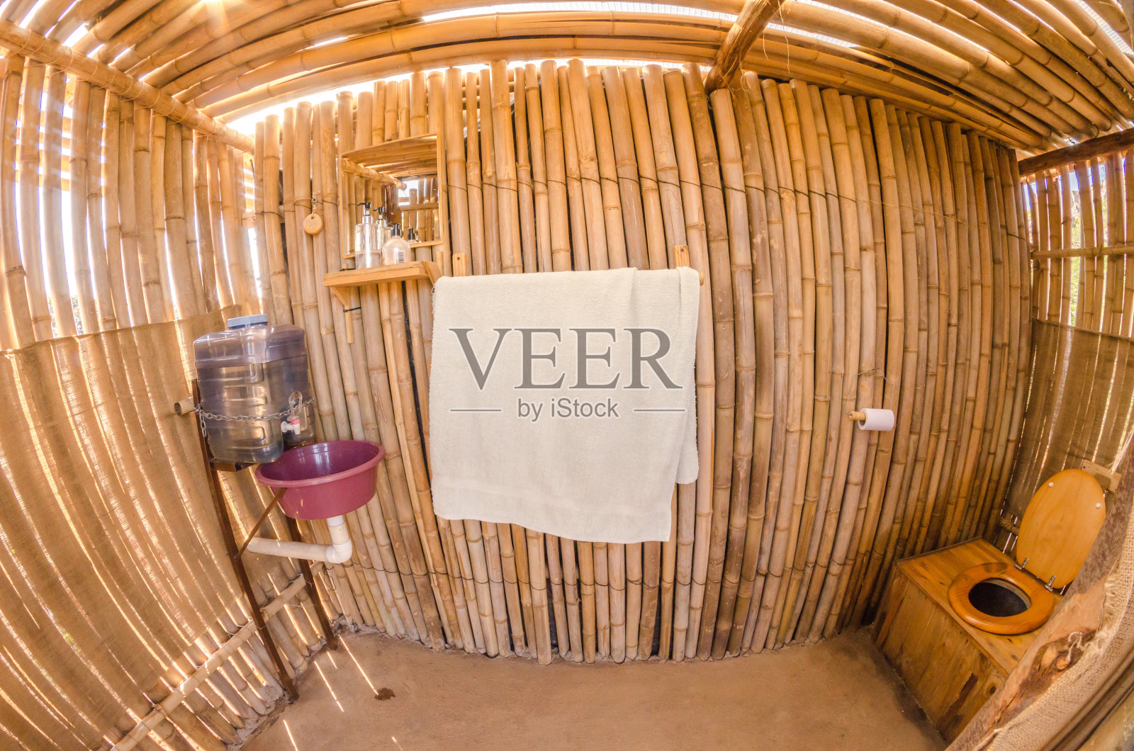 公共厕所照片摄影图片