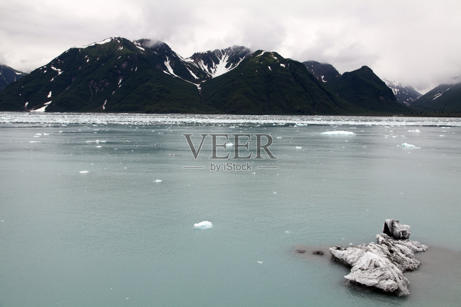 美国阿拉斯加湾的冰川照片摄影图片