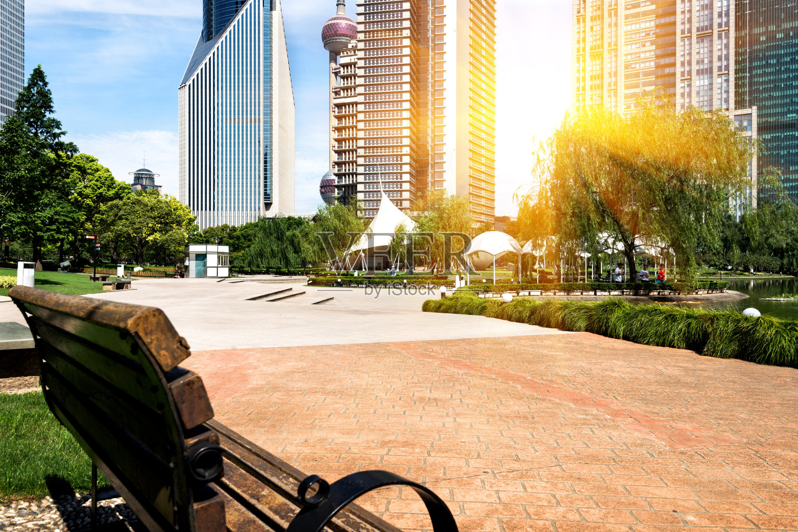 公园和现代建筑照片摄影图片