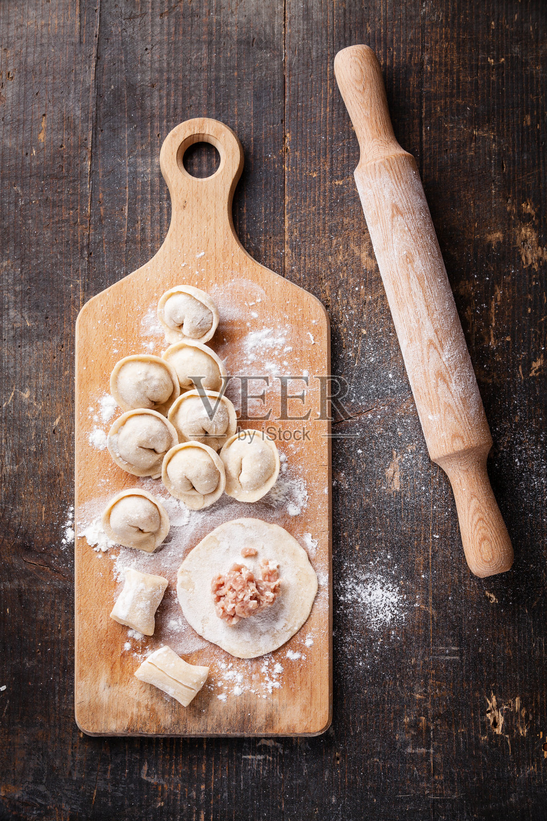 原料肉饺子照片摄影图片