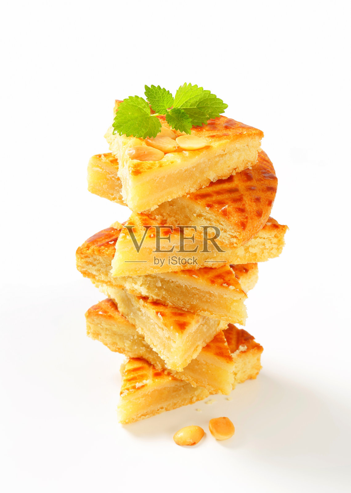 杏仁奶油蛋糕照片摄影图片