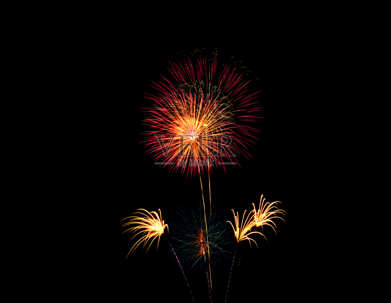 烟花在新年之夜庆祝照片摄影图片