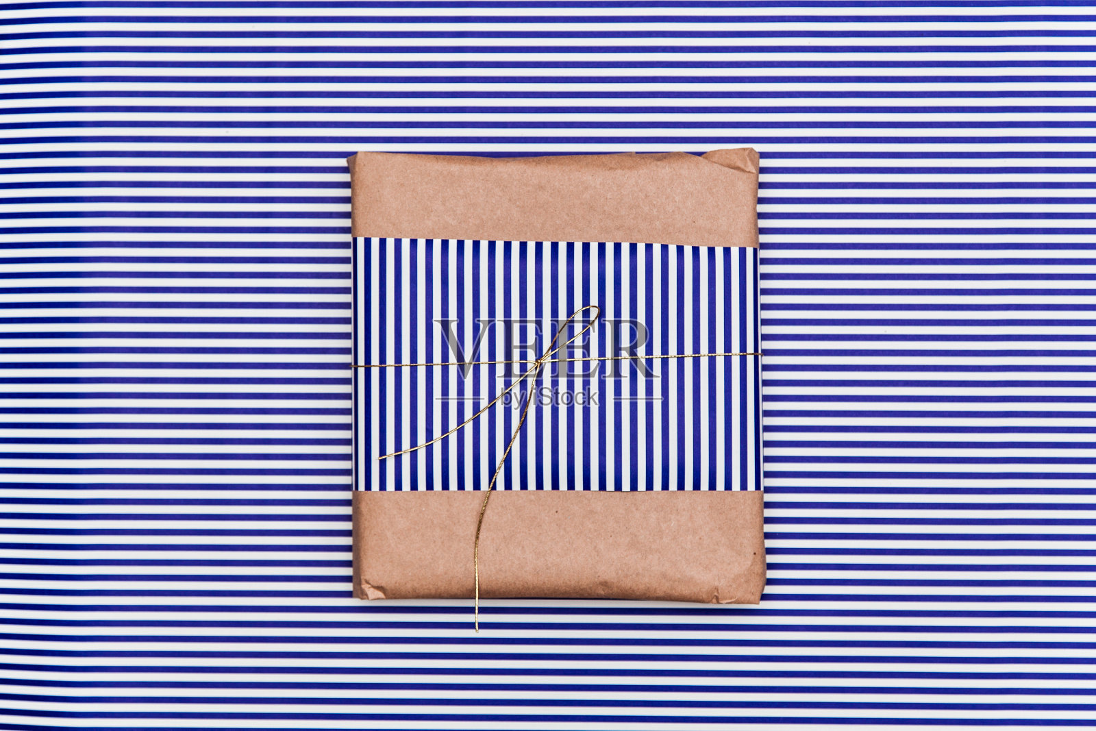 条纹礼盒照片摄影图片