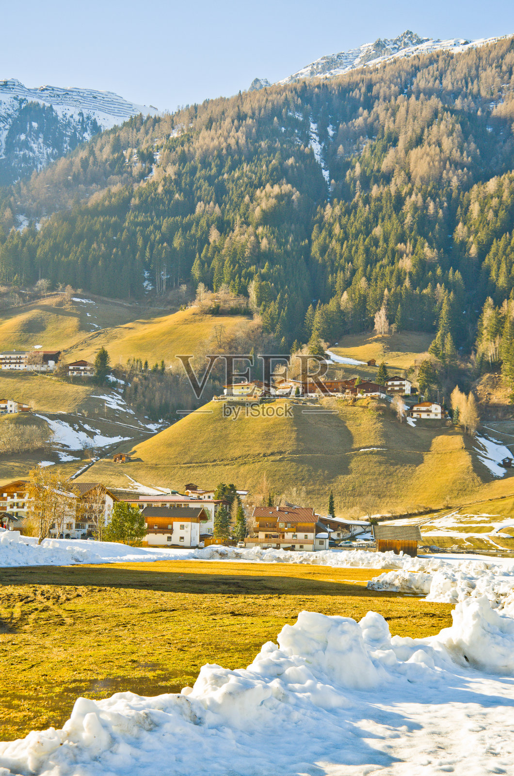 奥地利因斯布鲁克-建筑和自然背景照片摄影图片