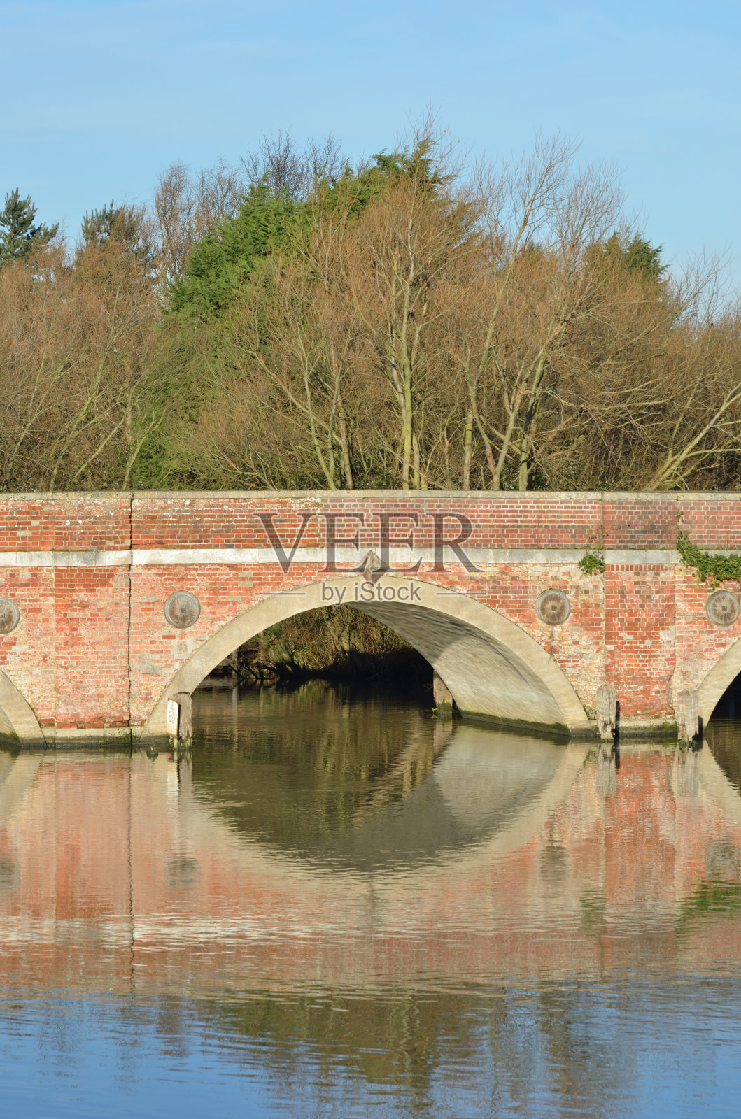 红砖桥拱照片摄影图片