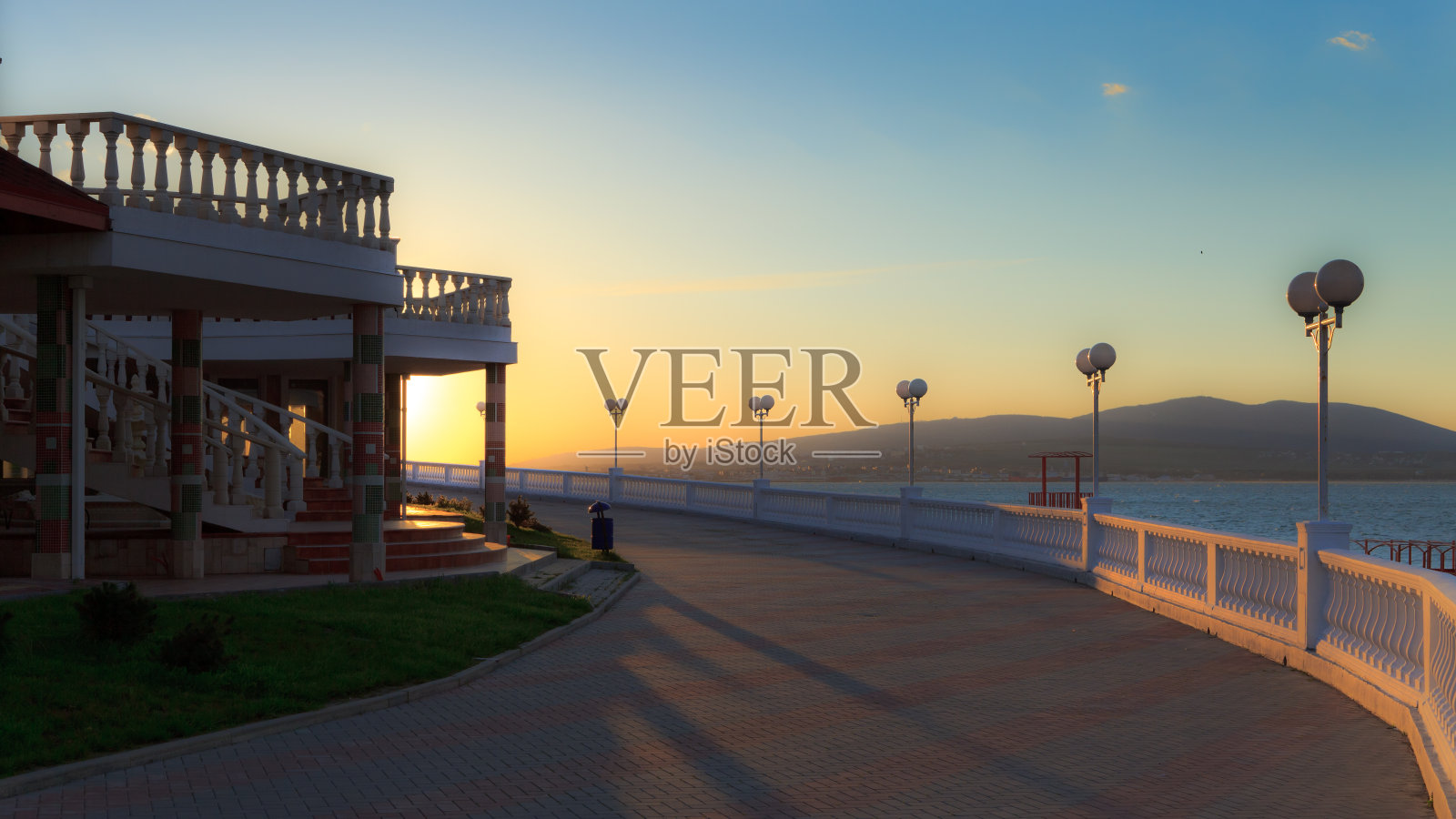 俄罗斯格连季克的黑海海岸照片摄影图片