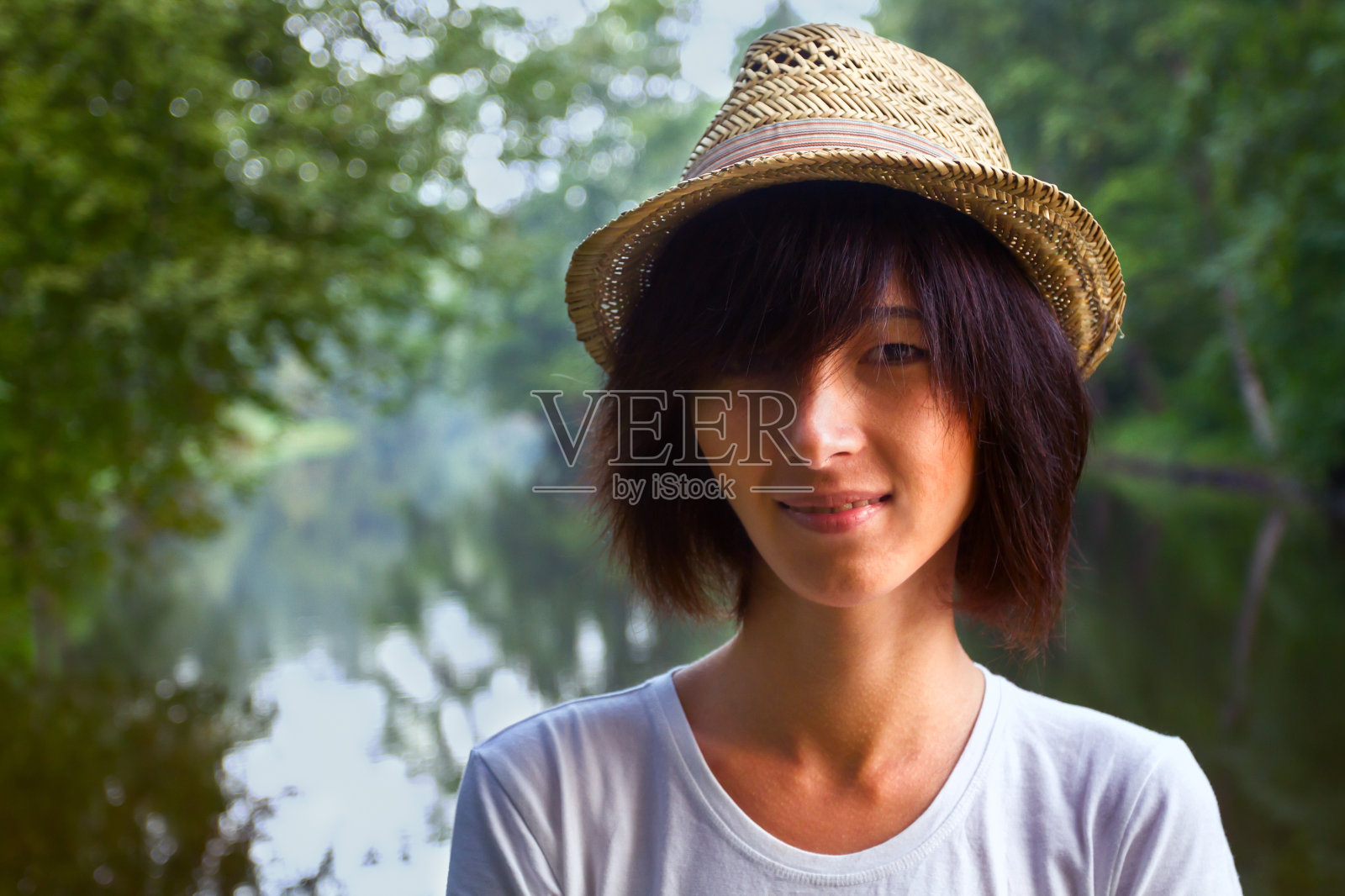 可爱的年轻女性潮人照片摄影图片