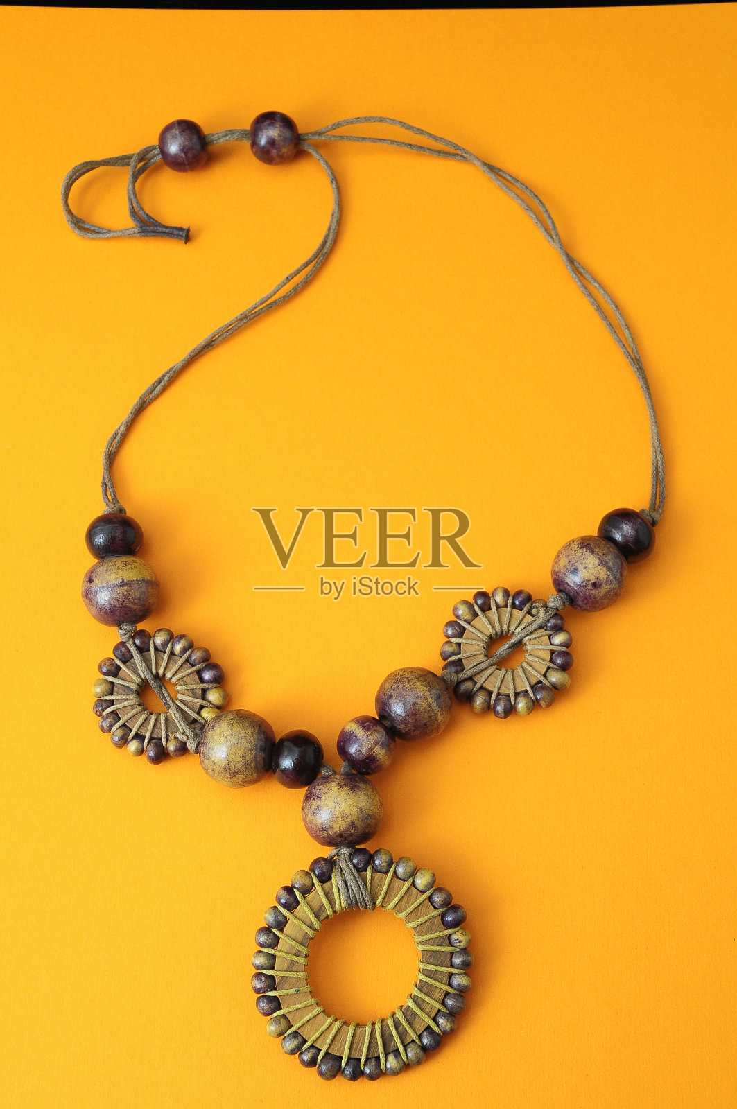 手工制作的木环照片摄影图片