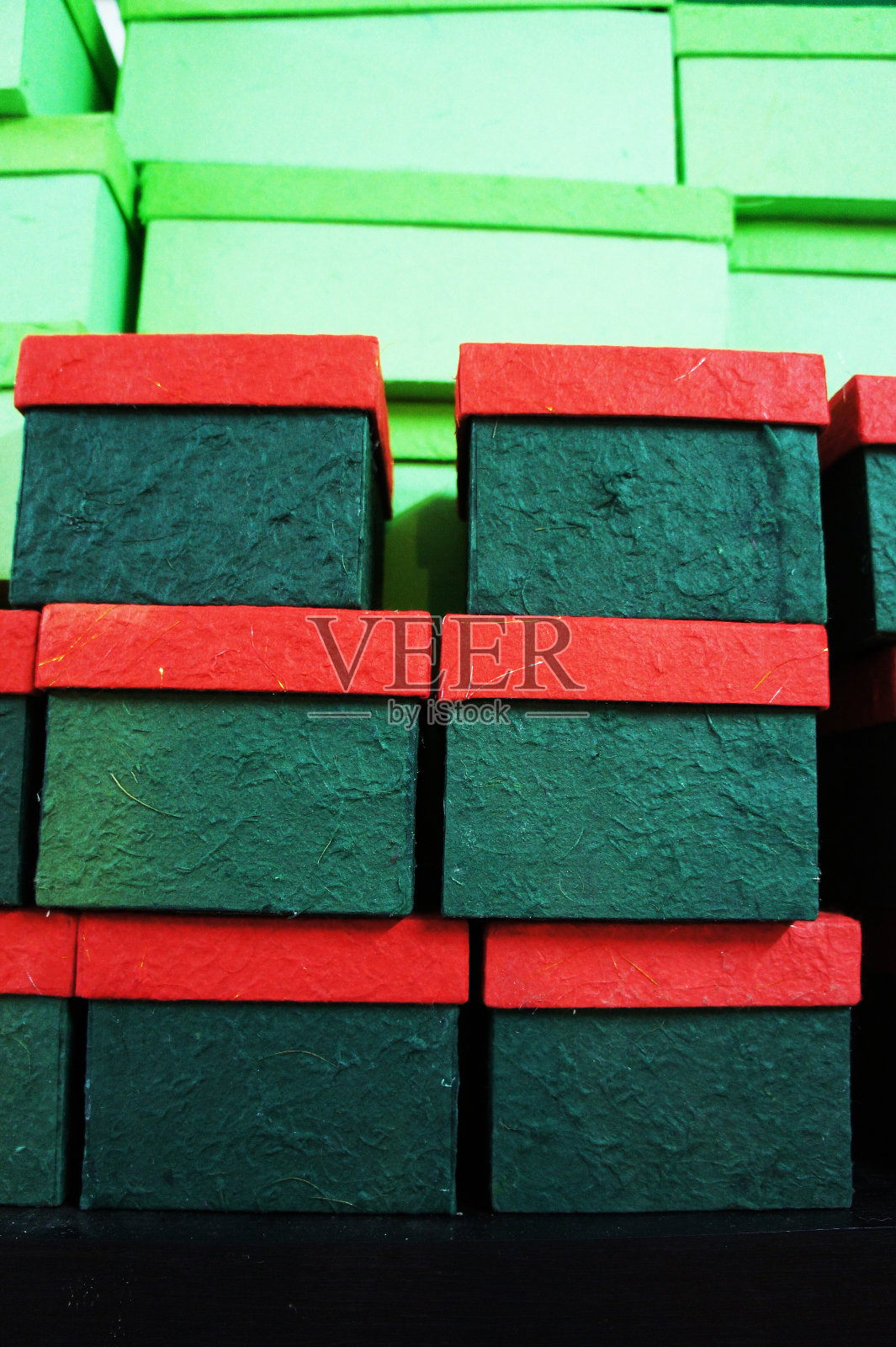 五彩缤纷的盒子照片摄影图片