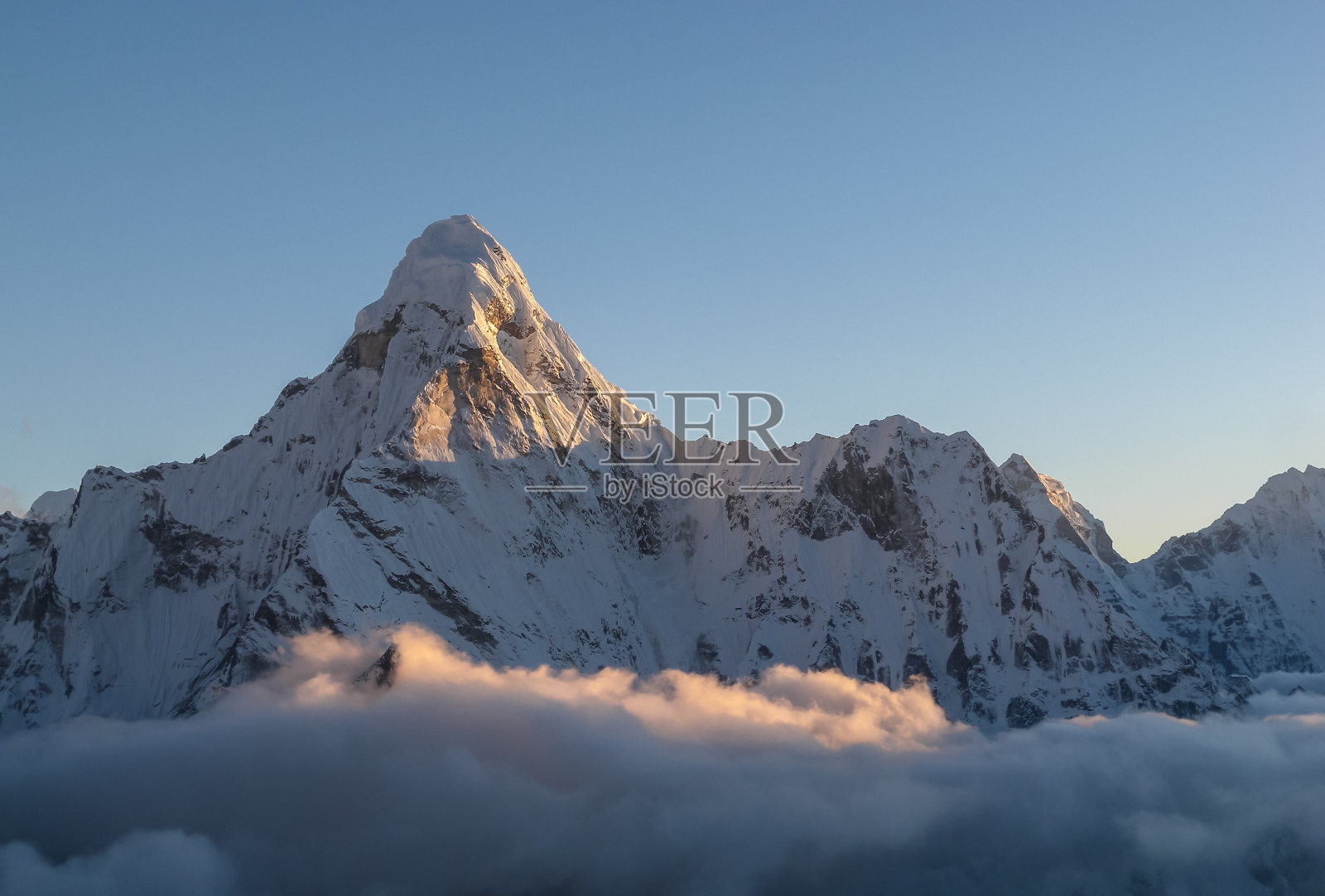 珠穆朗玛峰照片摄影图片