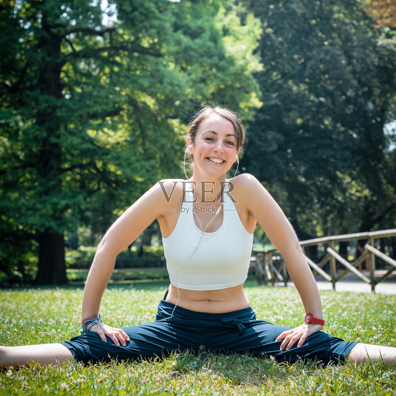 美女健身跑步照片摄影图片