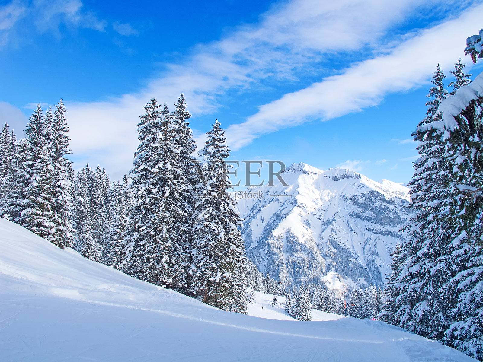 滑雪坡照片摄影图片