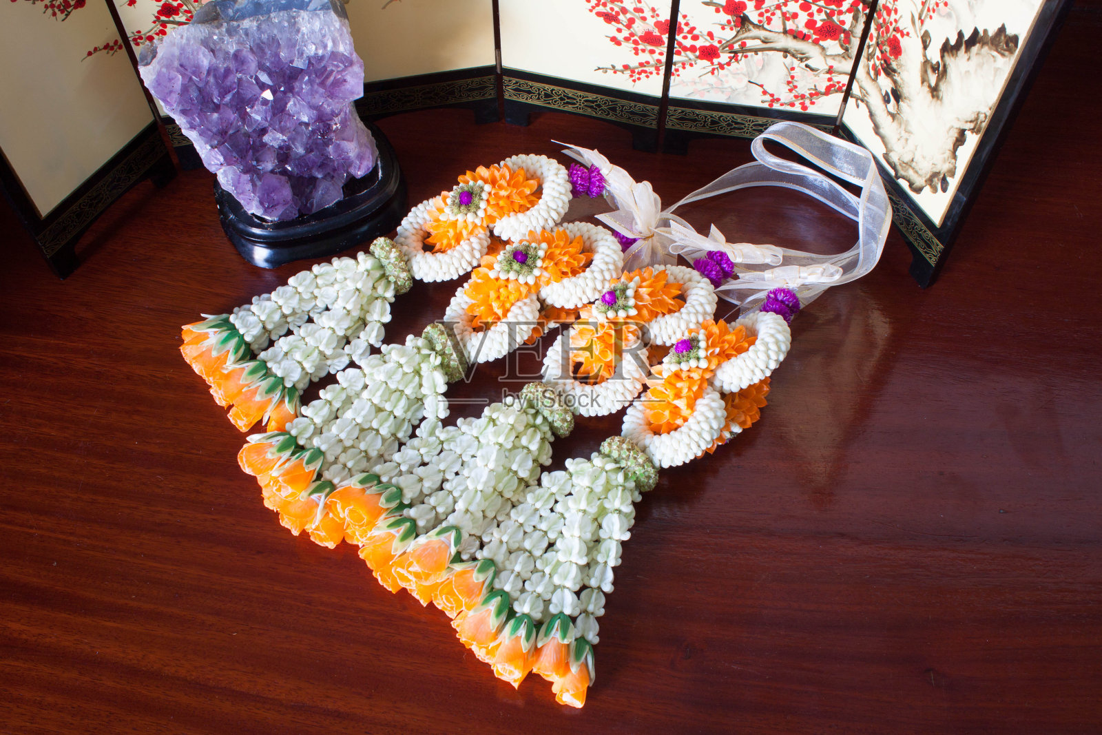 顶视图花环兰花花为婚礼照片摄影图片