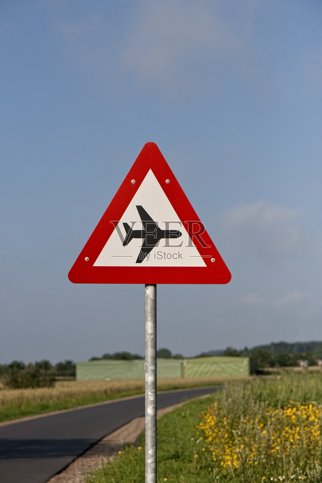 路标-穿越飞机照片摄影图片