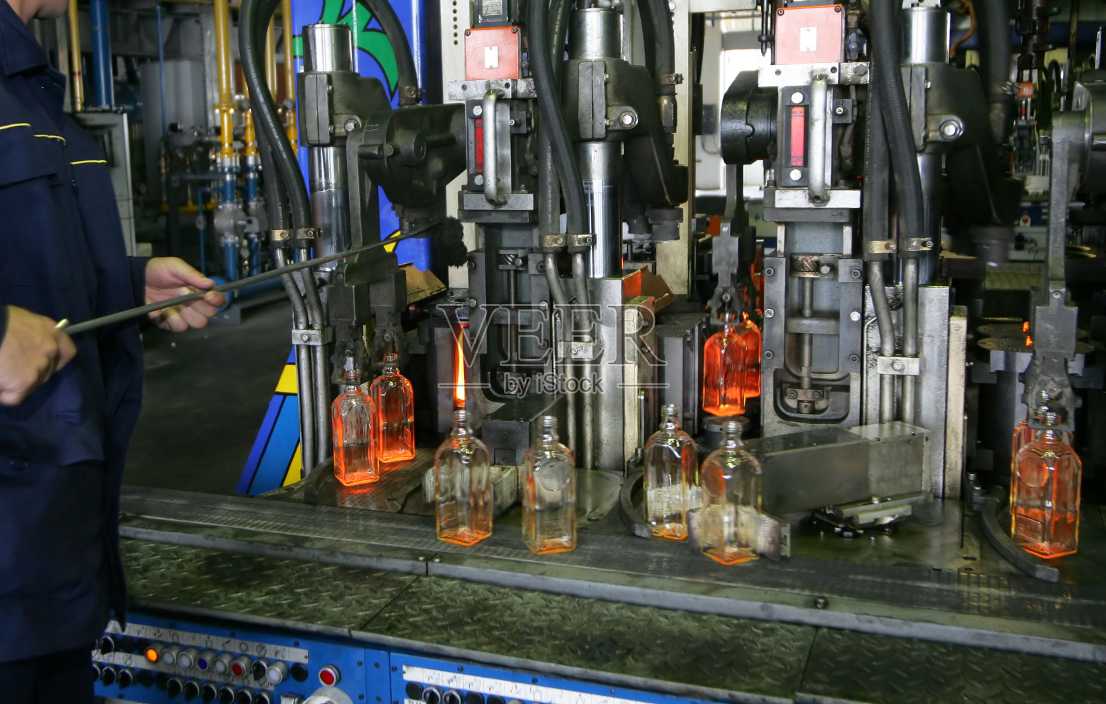 玻璃瓶制造照片摄影图片