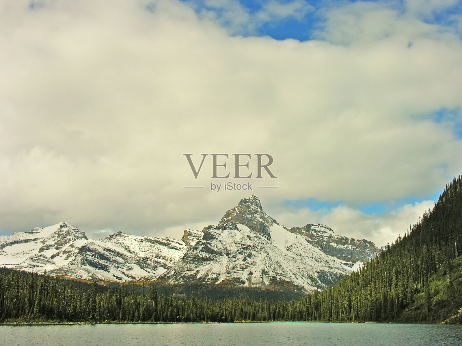 O'Hara湖，Yoho国家公园，加拿大不列颠哥伦比亚省照片摄影图片