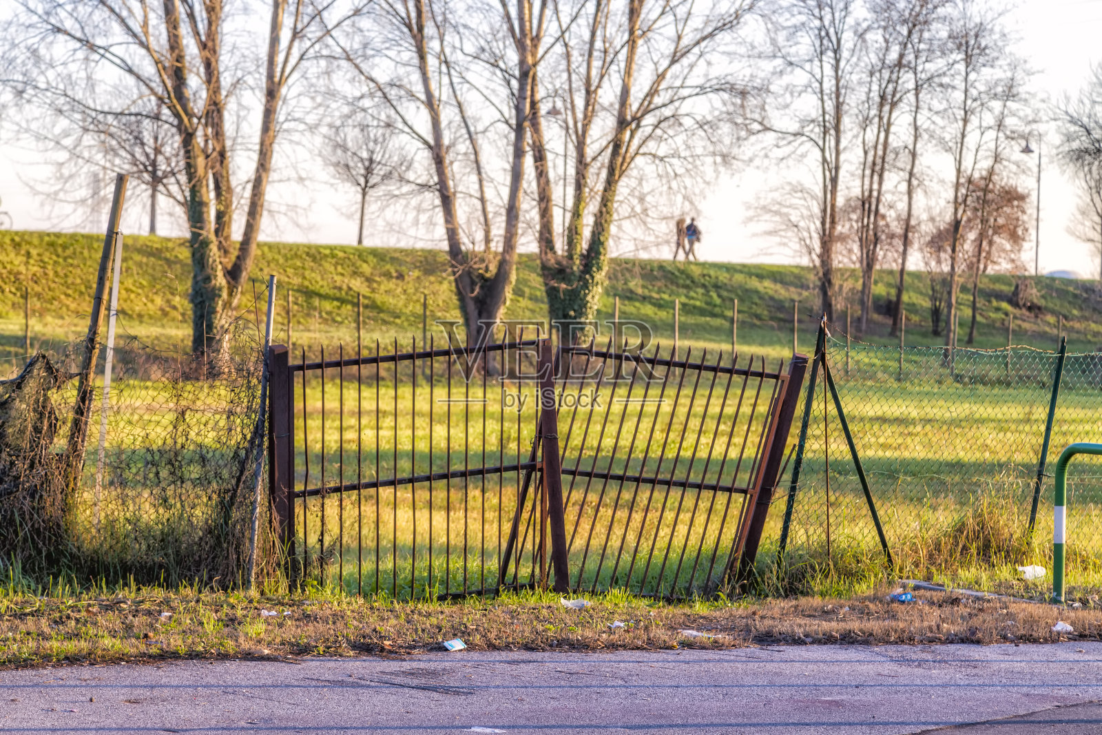 意大利古老大门的细节照片摄影图片
