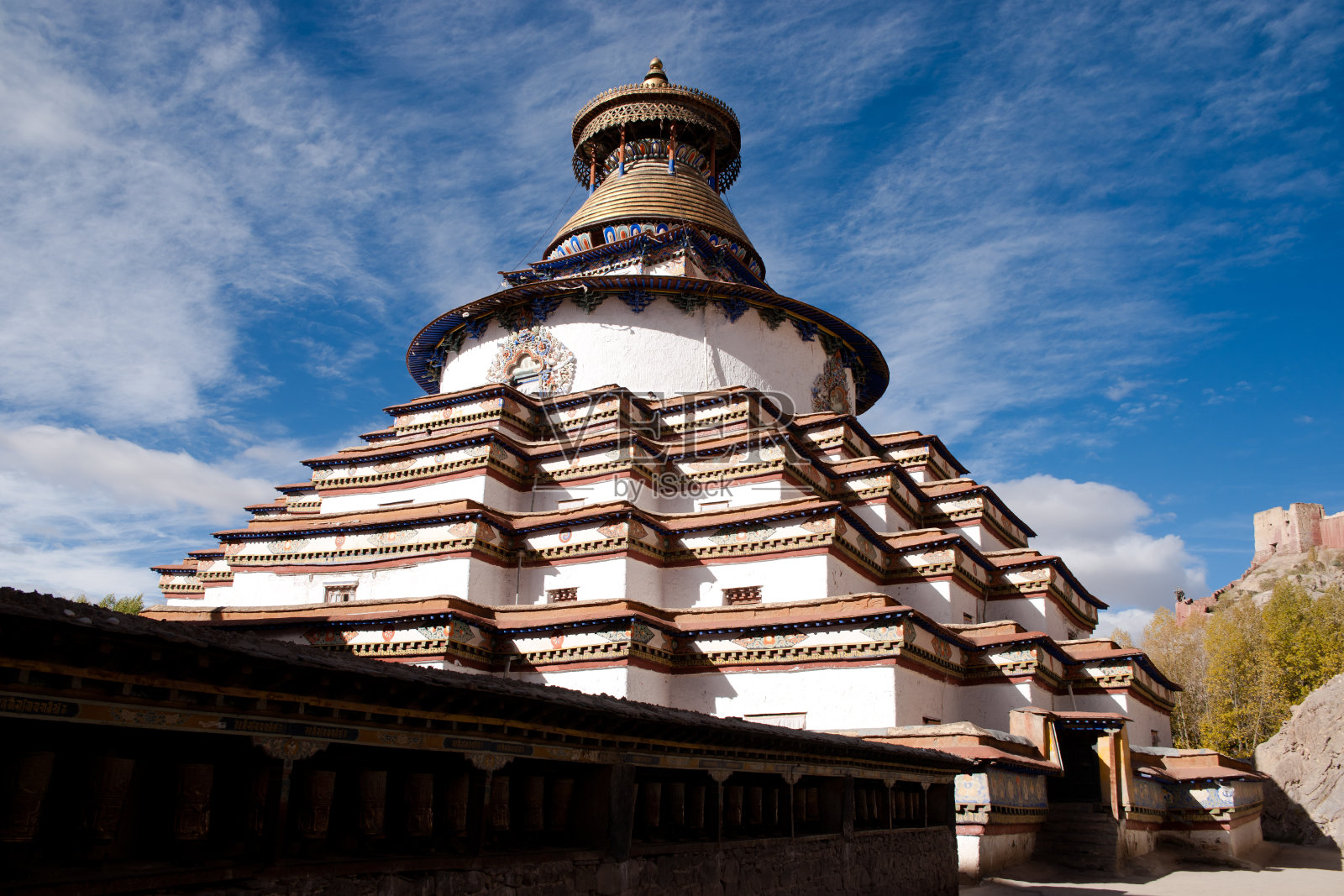 帕尔丘寺的菩提塔。取自中国西藏的江孜照片摄影图片