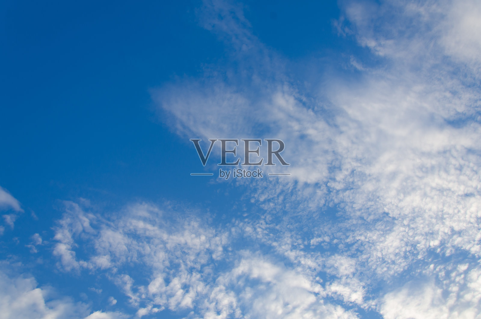 白云与蓝天。照片摄影图片