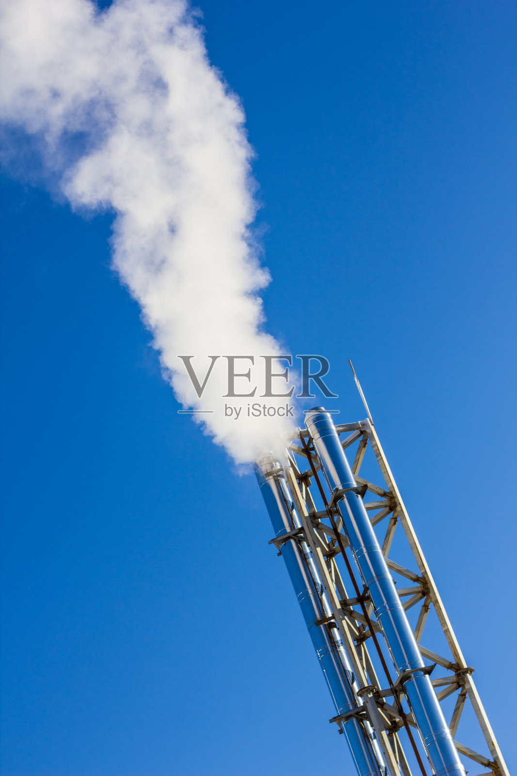 管子里的蒸汽照片摄影图片