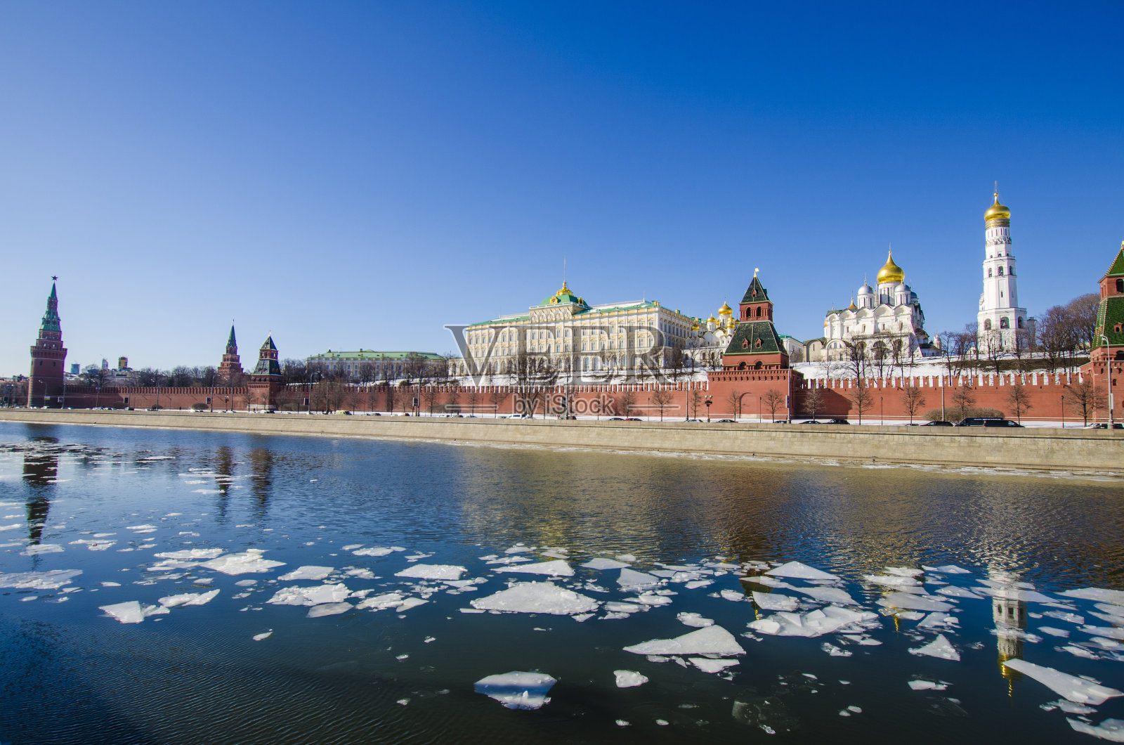 莫斯科克里姆林宫晴朗的春日照片摄影图片