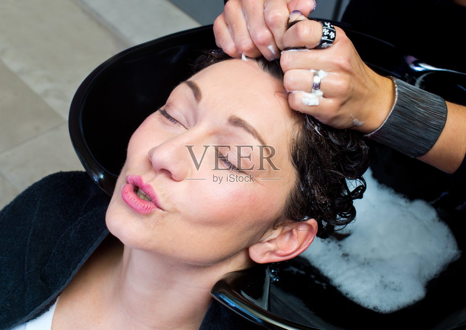 洗头和按摩照片摄影图片