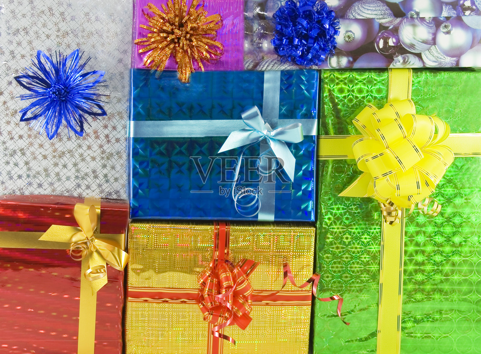 彩色礼品盒孤立在白色上照片摄影图片