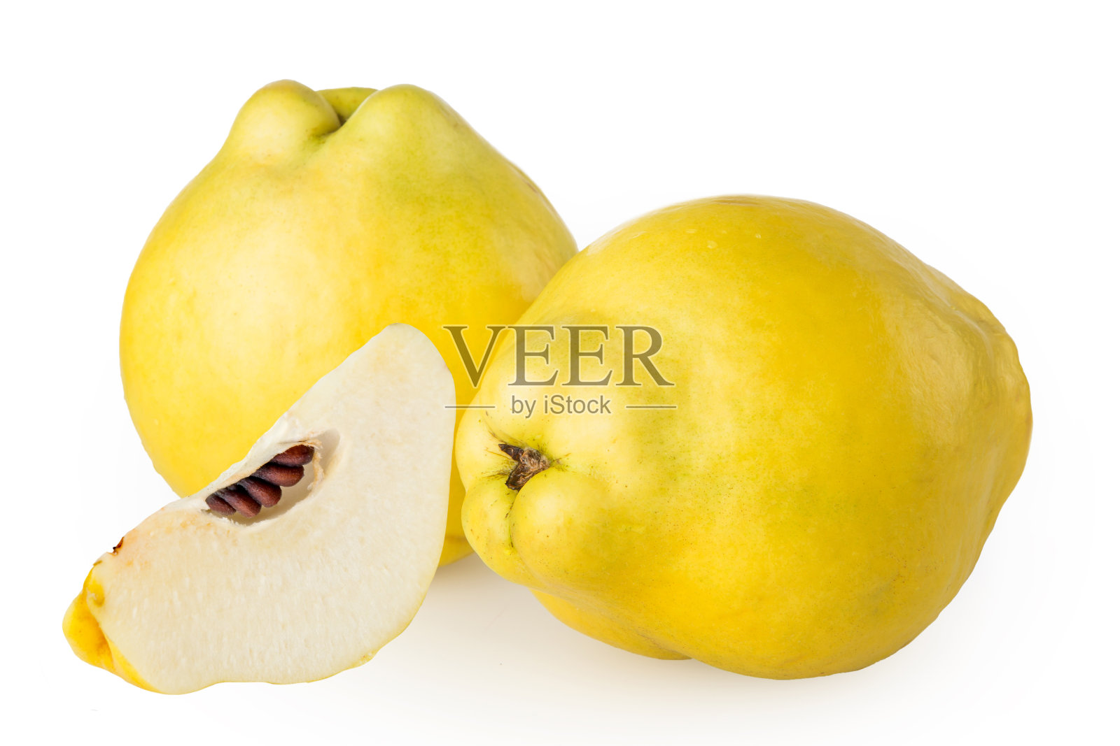 白色背景上的榅桲照片摄影图片