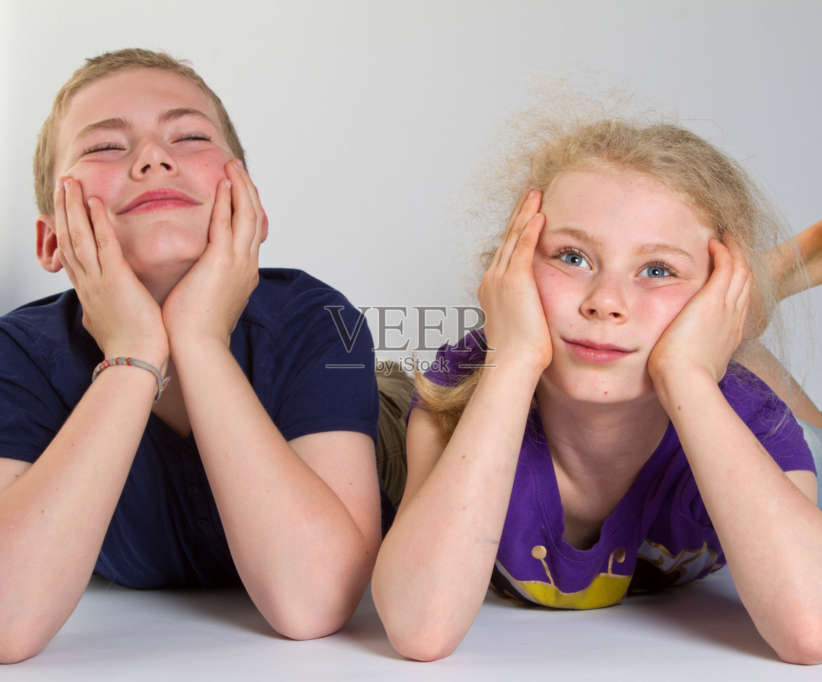 无聊的孩子照片摄影图片