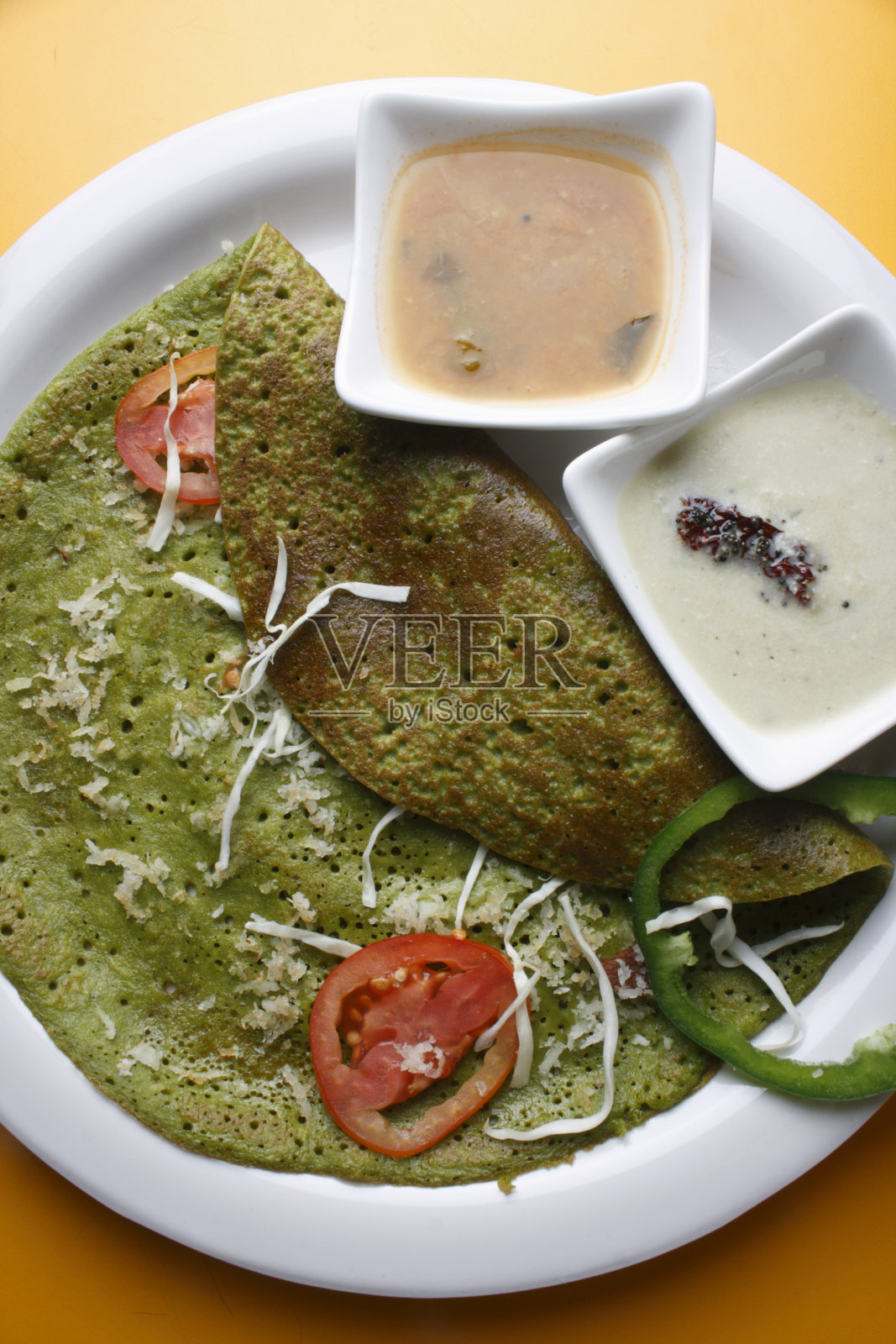 Palak Dosa——酥脆的菠菜煎饼照片摄影图片