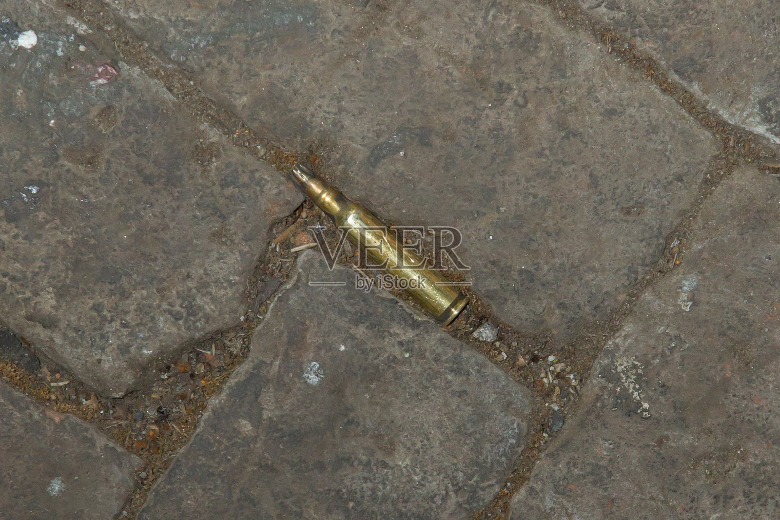 地面弹药照片摄影图片