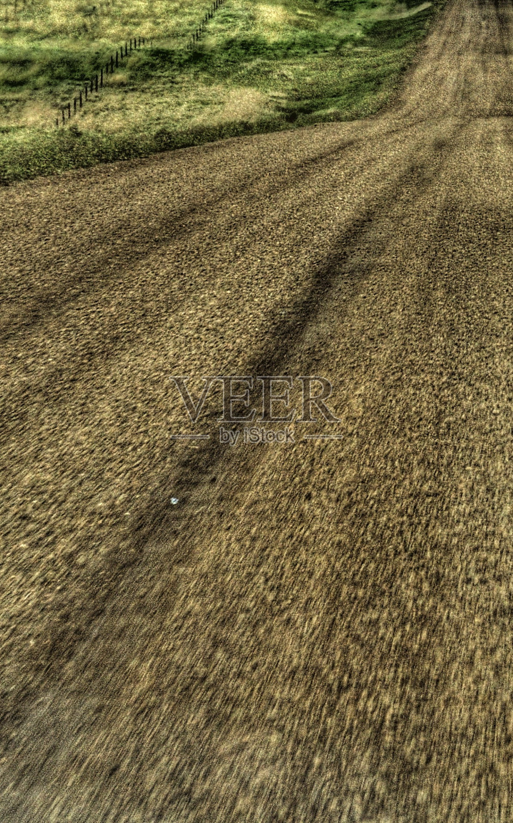 尘土飞扬的乡村道路照片摄影图片