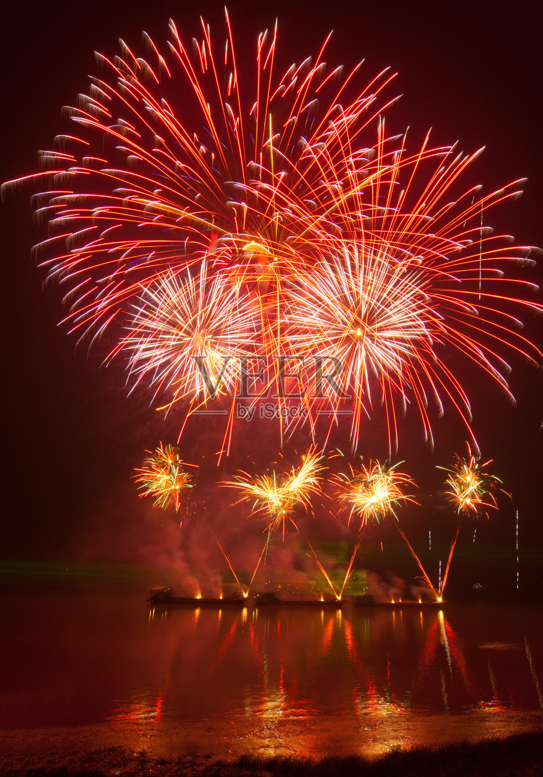 水的烟花照片摄影图片