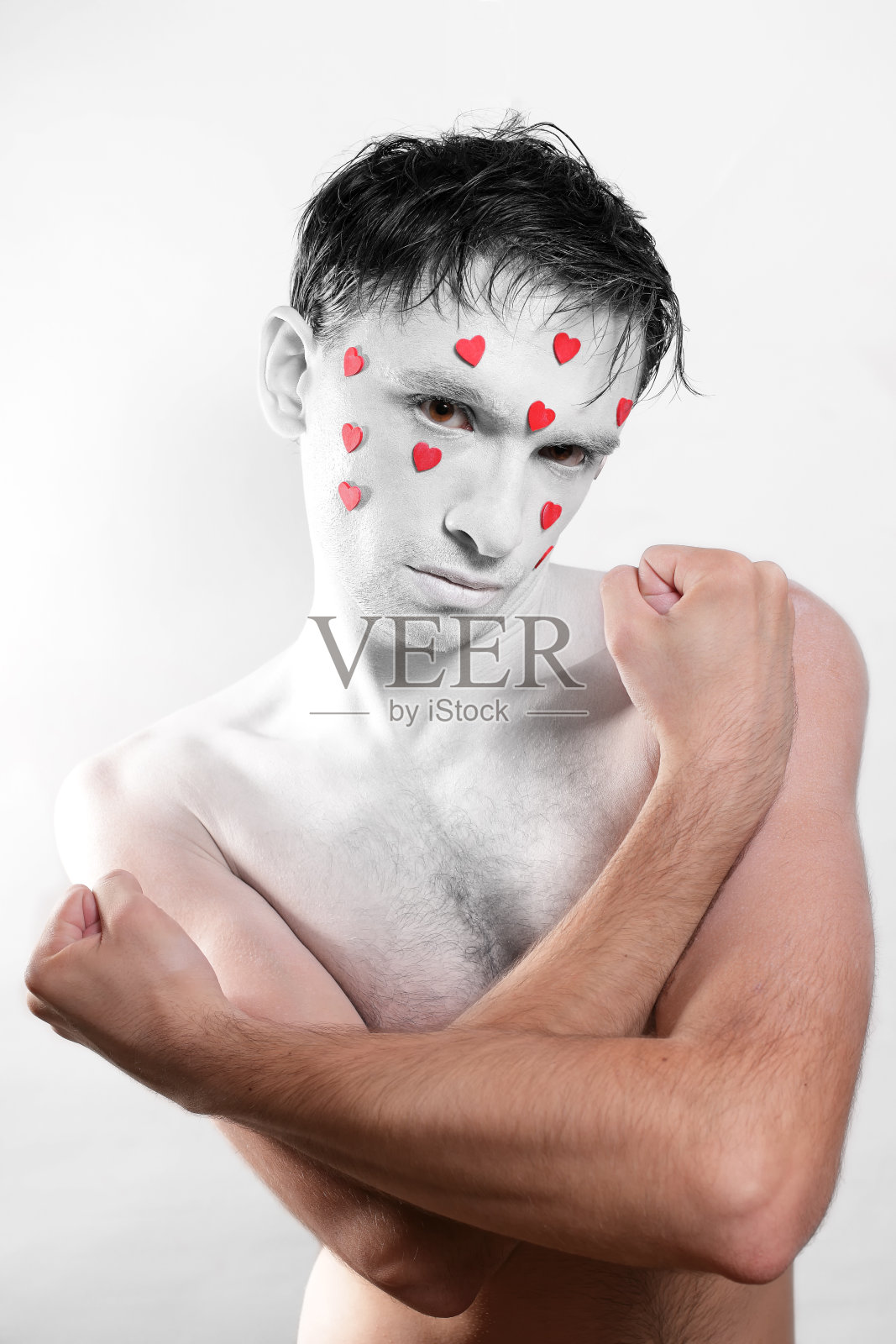 白妆红心的年轻人照片摄影图片