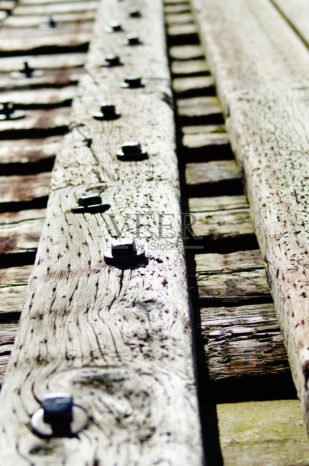 旧木铁路桥的细节照片摄影图片