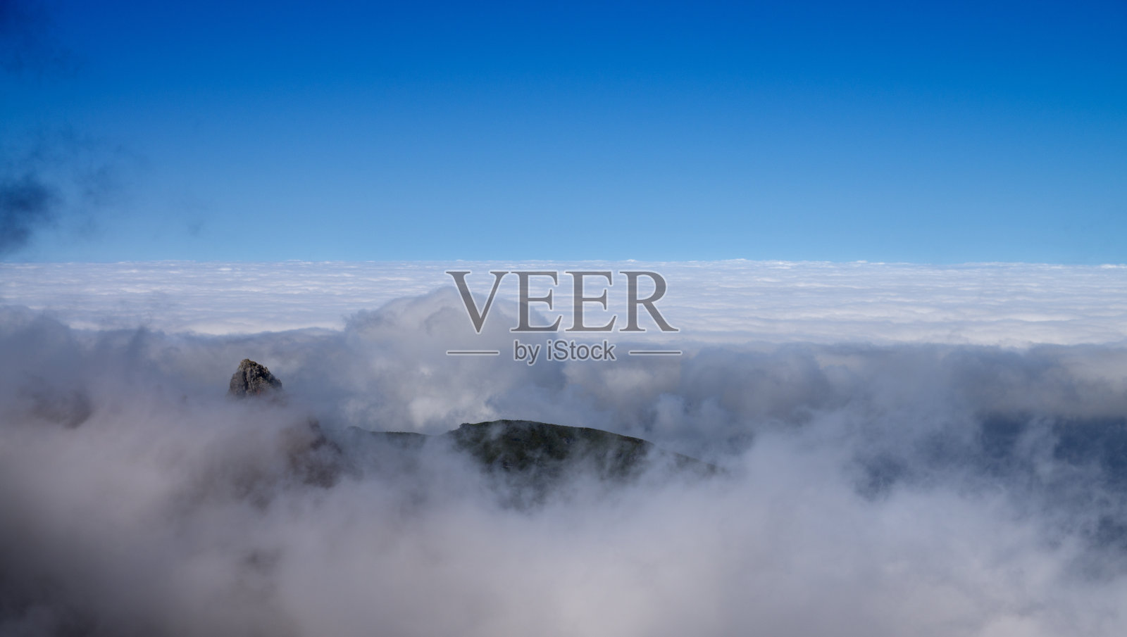 云地毯之上，马德拉照片摄影图片