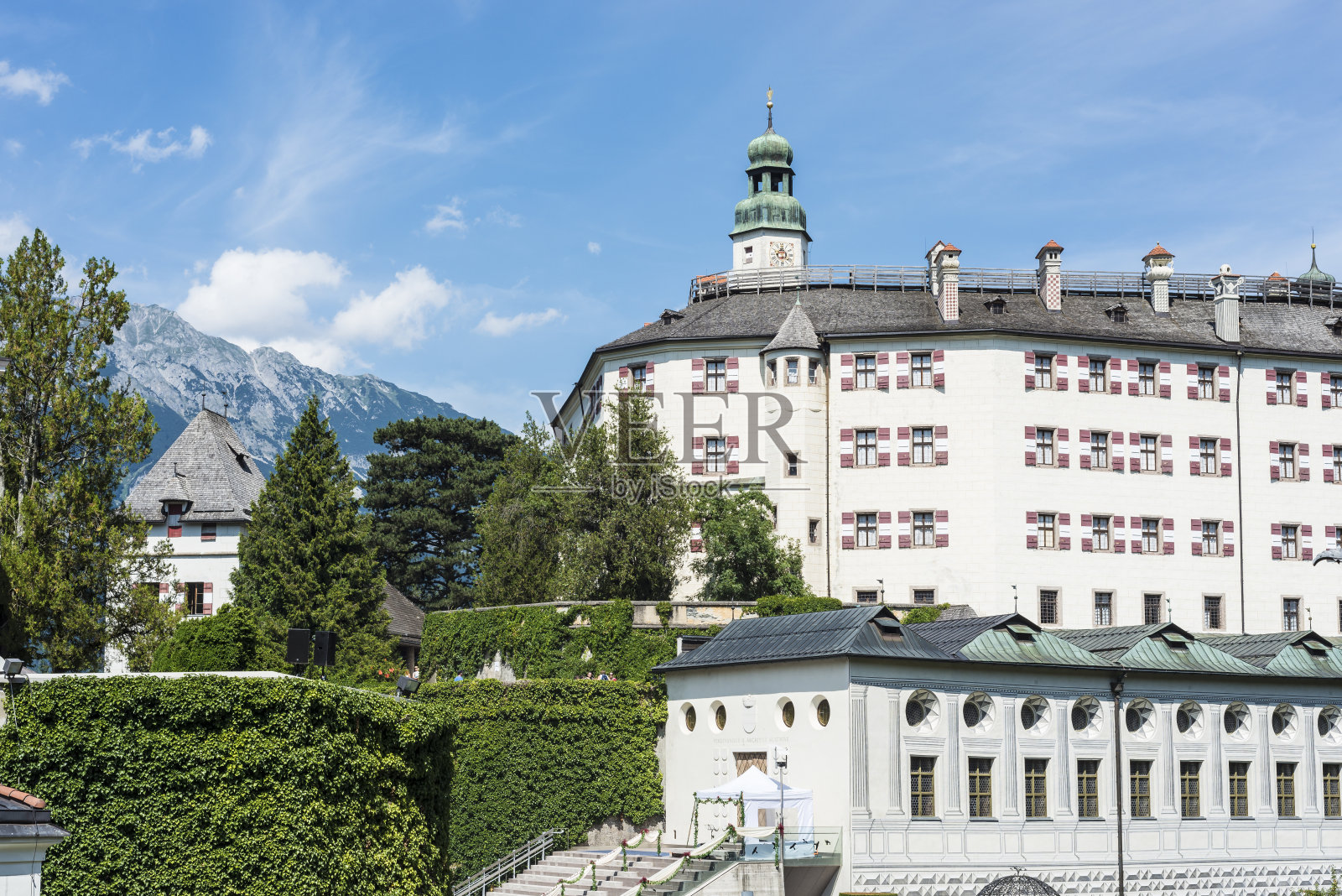 奥地利因斯布鲁克附近的阿姆布拉斯城堡。照片摄影图片