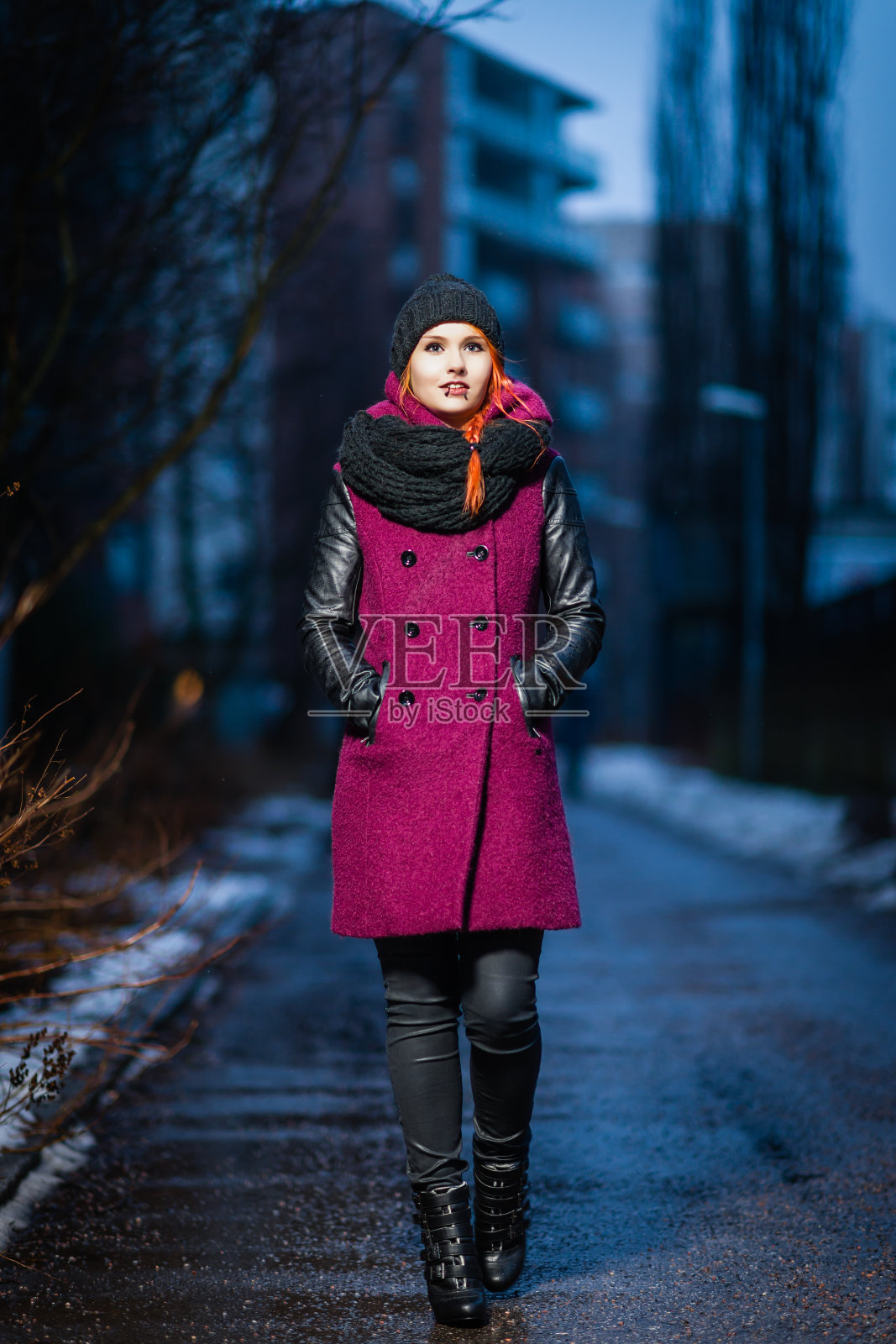 城市的女人照片摄影图片