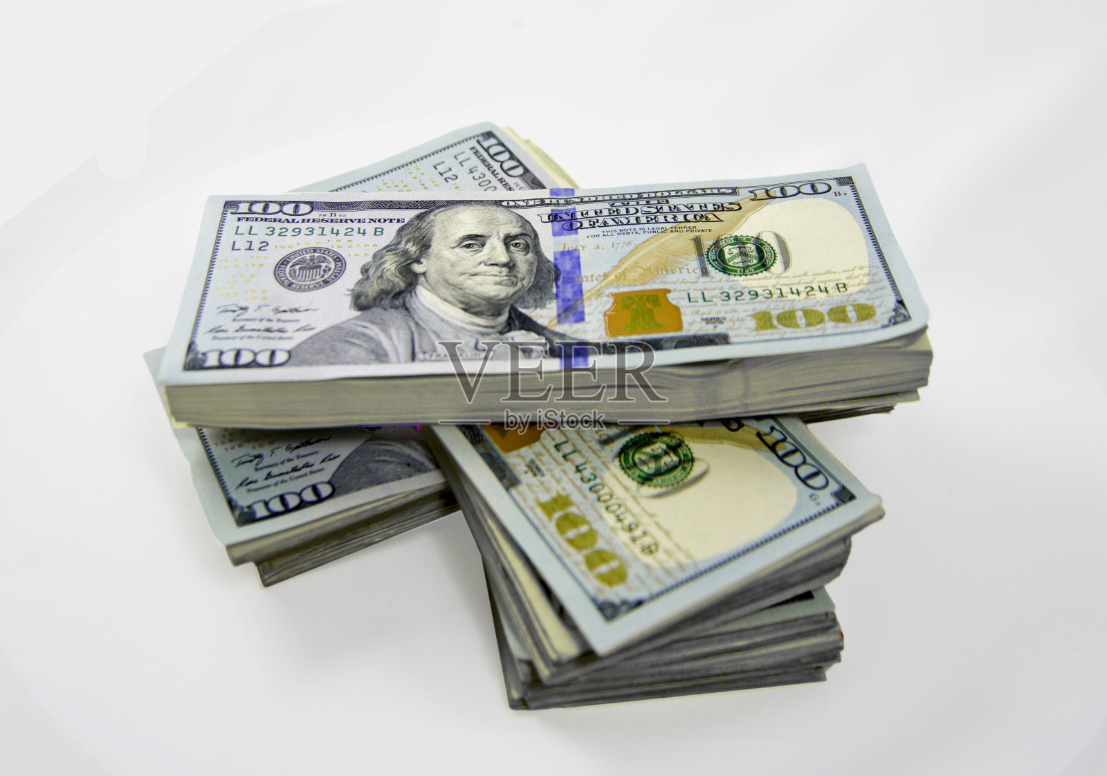 新发行的100美元钞票堆积照片摄影图片